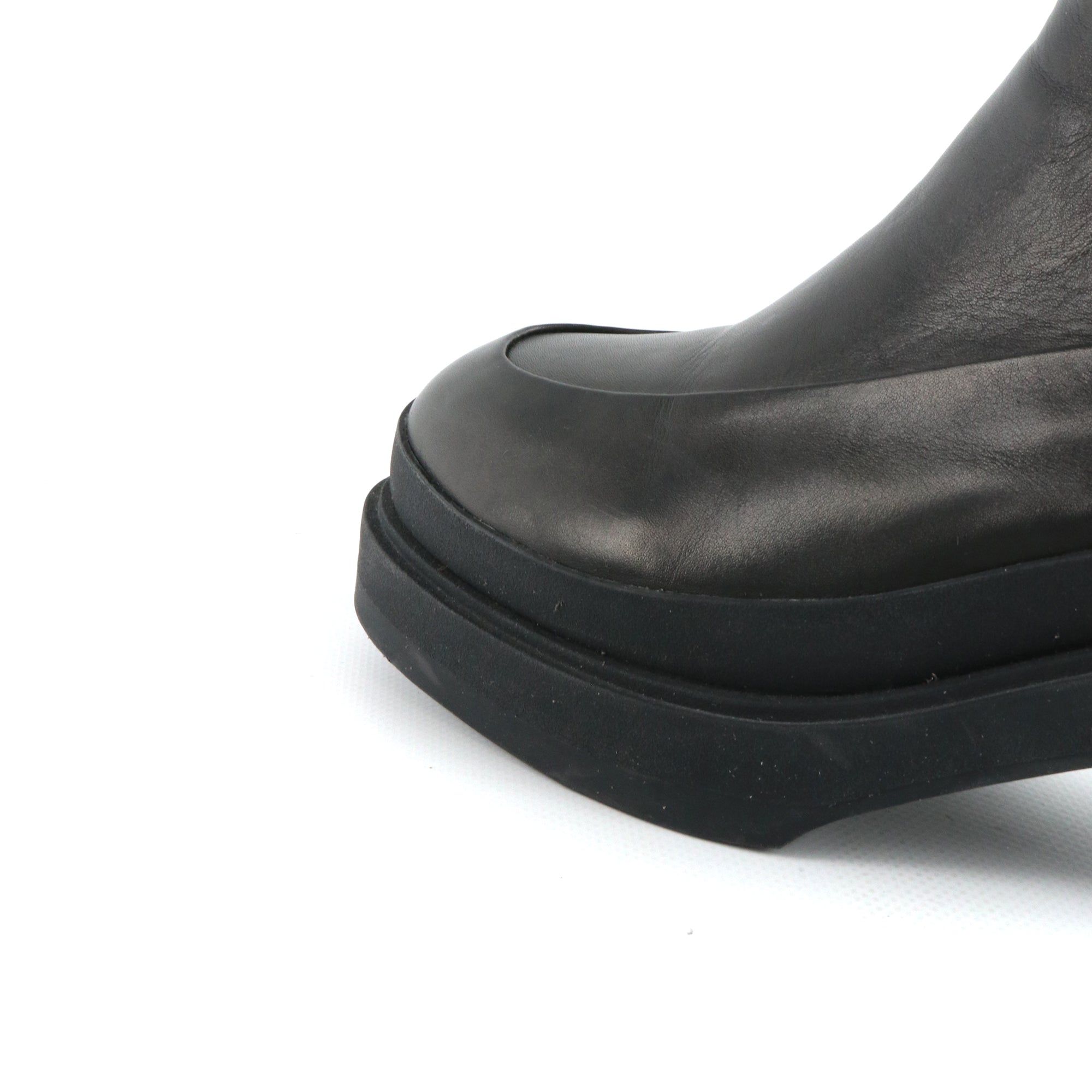 HERMÈS - Black calfskin ankle boots (T37.5)