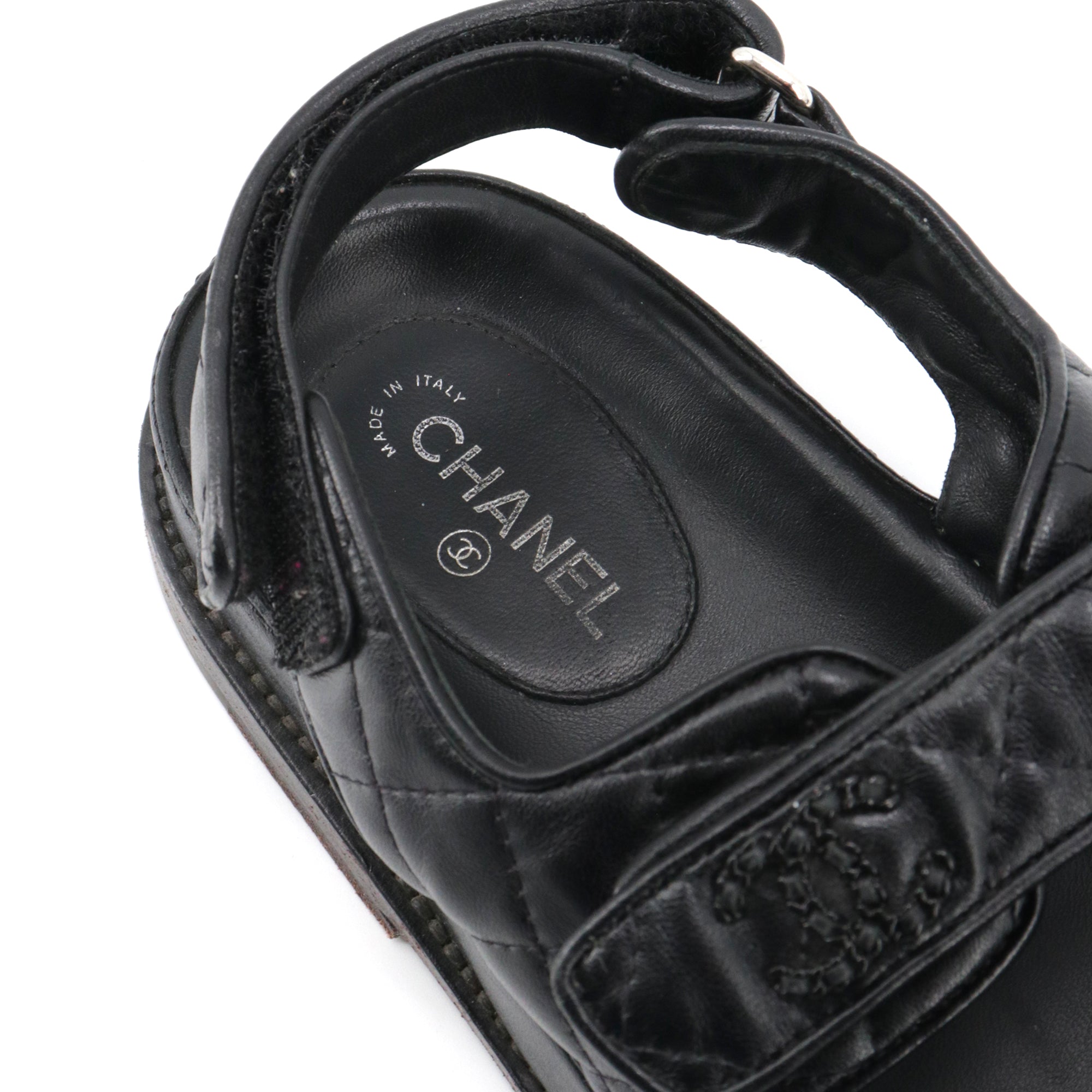CHANEL - Chanel Slingback heeled sandals in gold leather (T37)