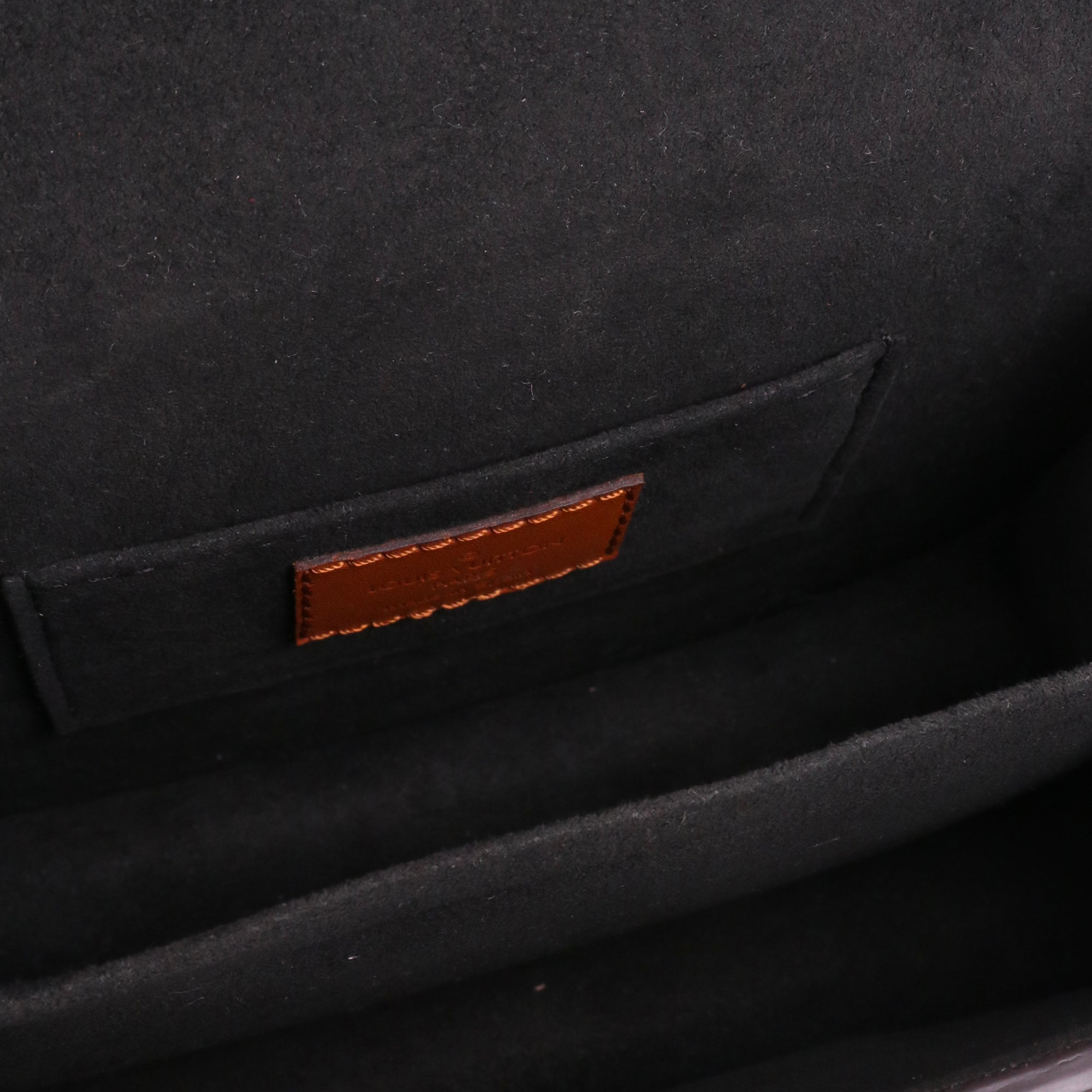 LOUIS VUITTON - Sac à bandoulière Dauphine mini Louis Vuitton en cuir grainé bicolore