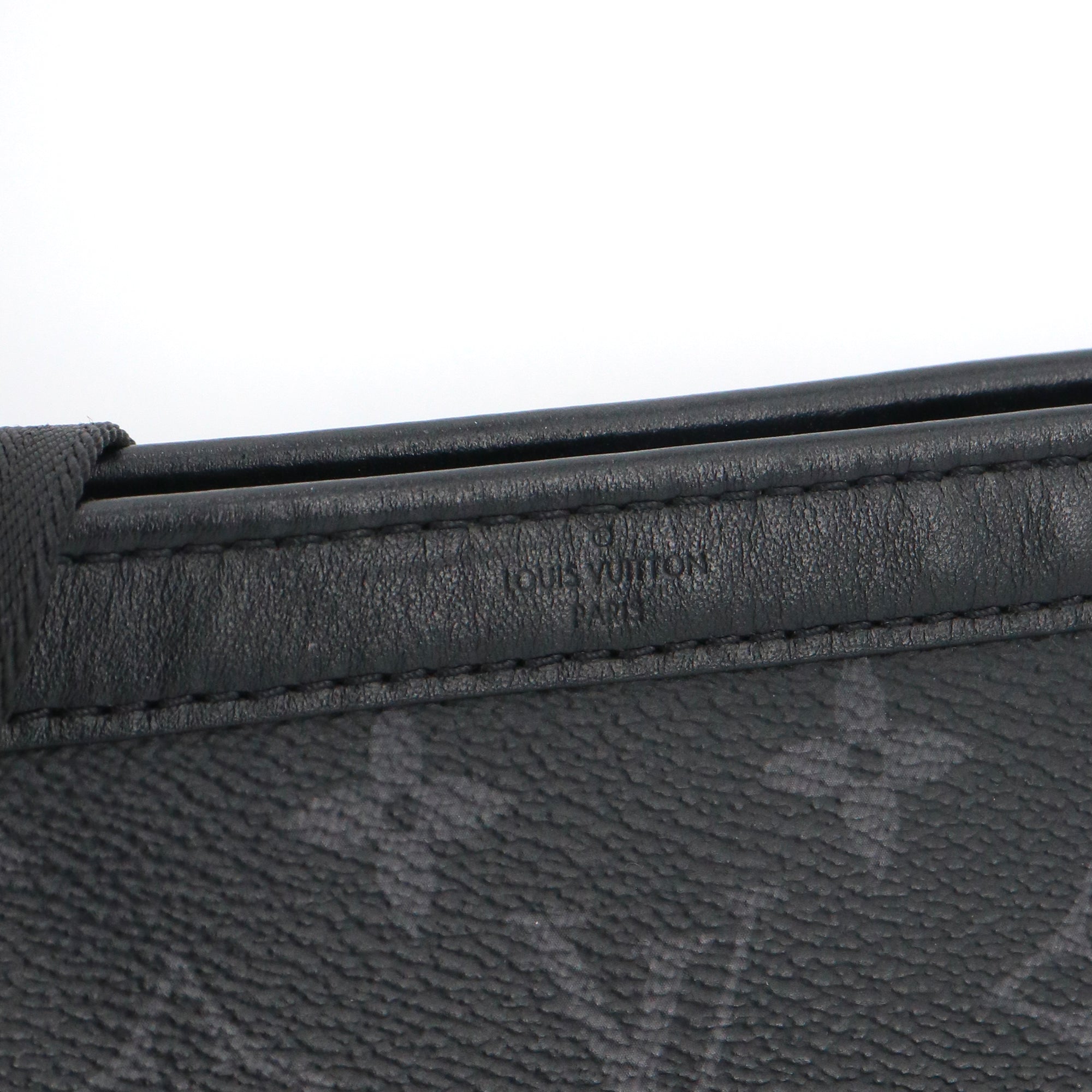 LOUIS VUITTON - Pochette à bandoulière Gaston Wearable Louis Vuitton en toile monogrammée éclipse