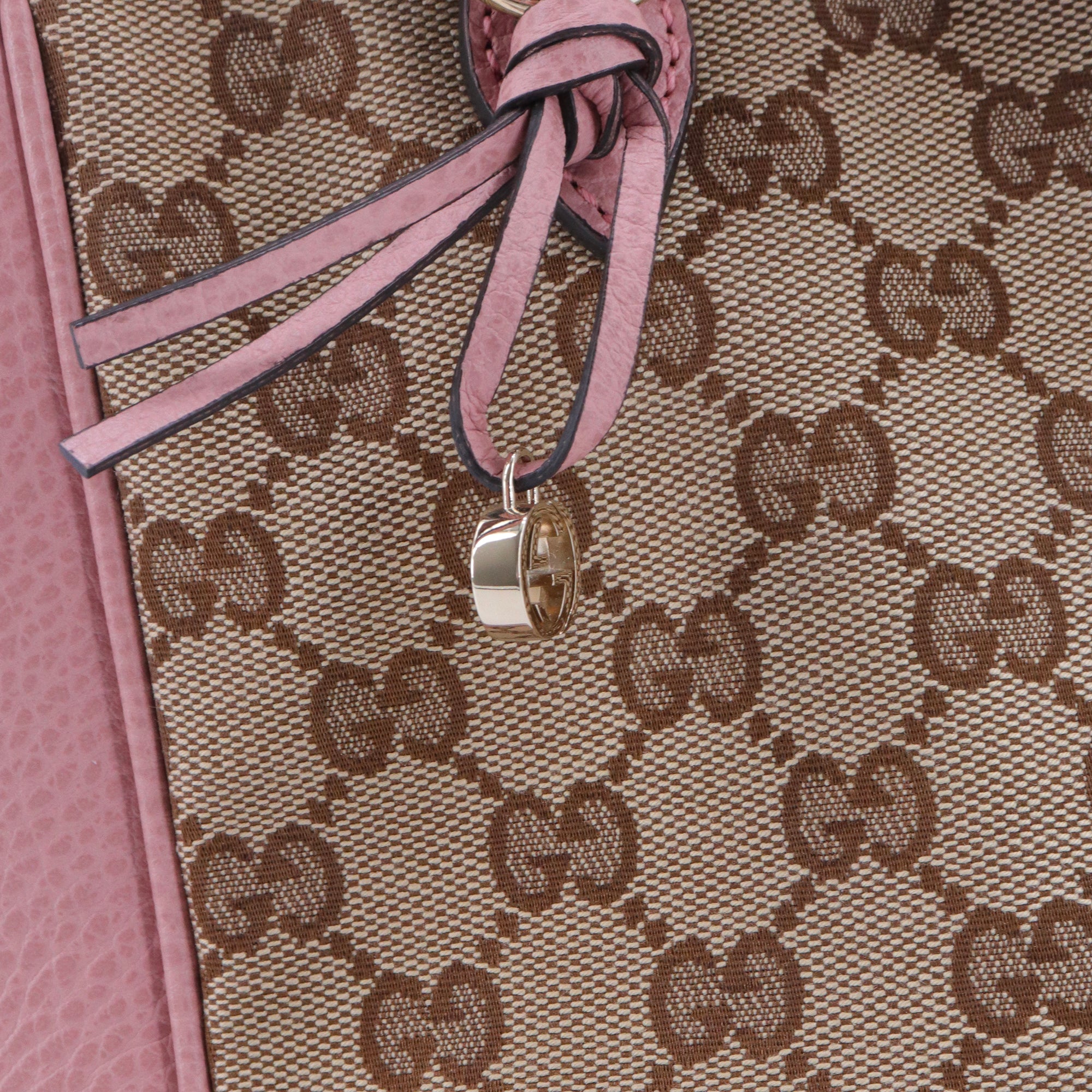 GUCCI - Sac à bandoulière Suprême GG Gucci en toile et cuir grainé rose