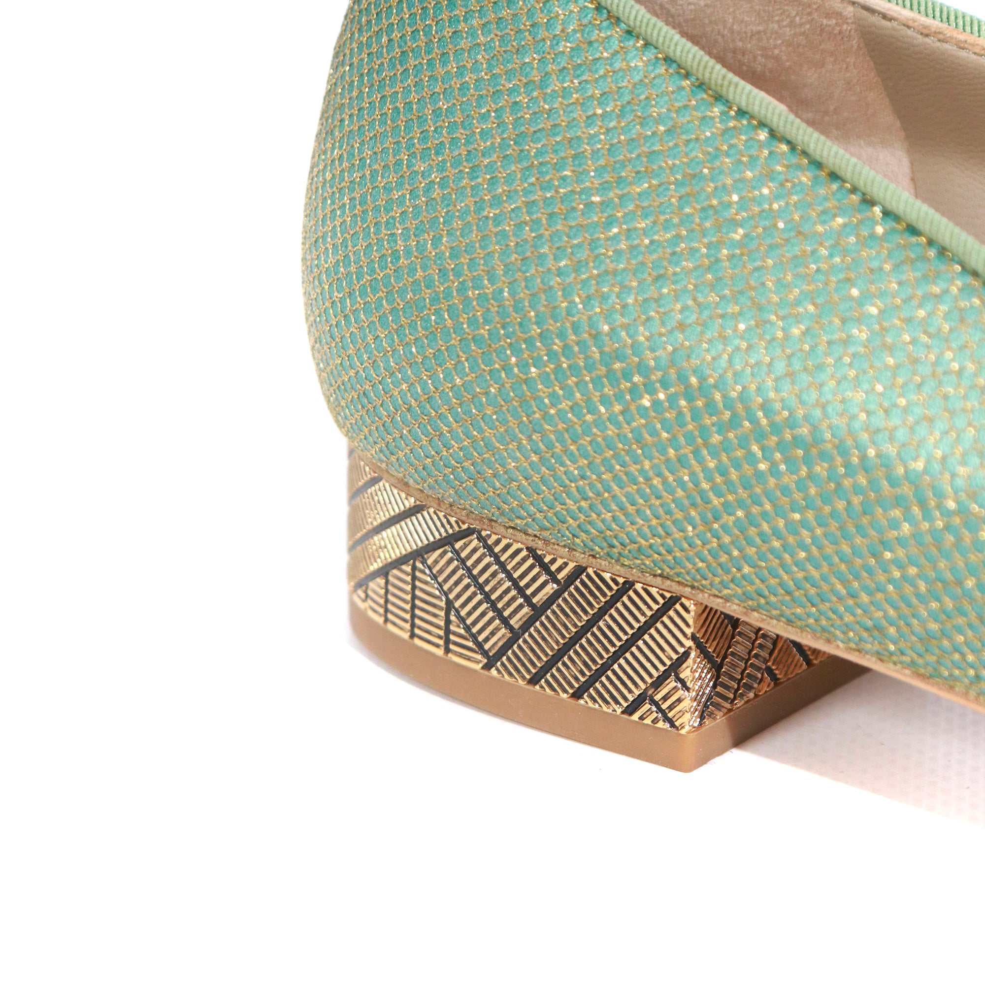CHANEL - Ballerines en toile verte et dorée (T39)