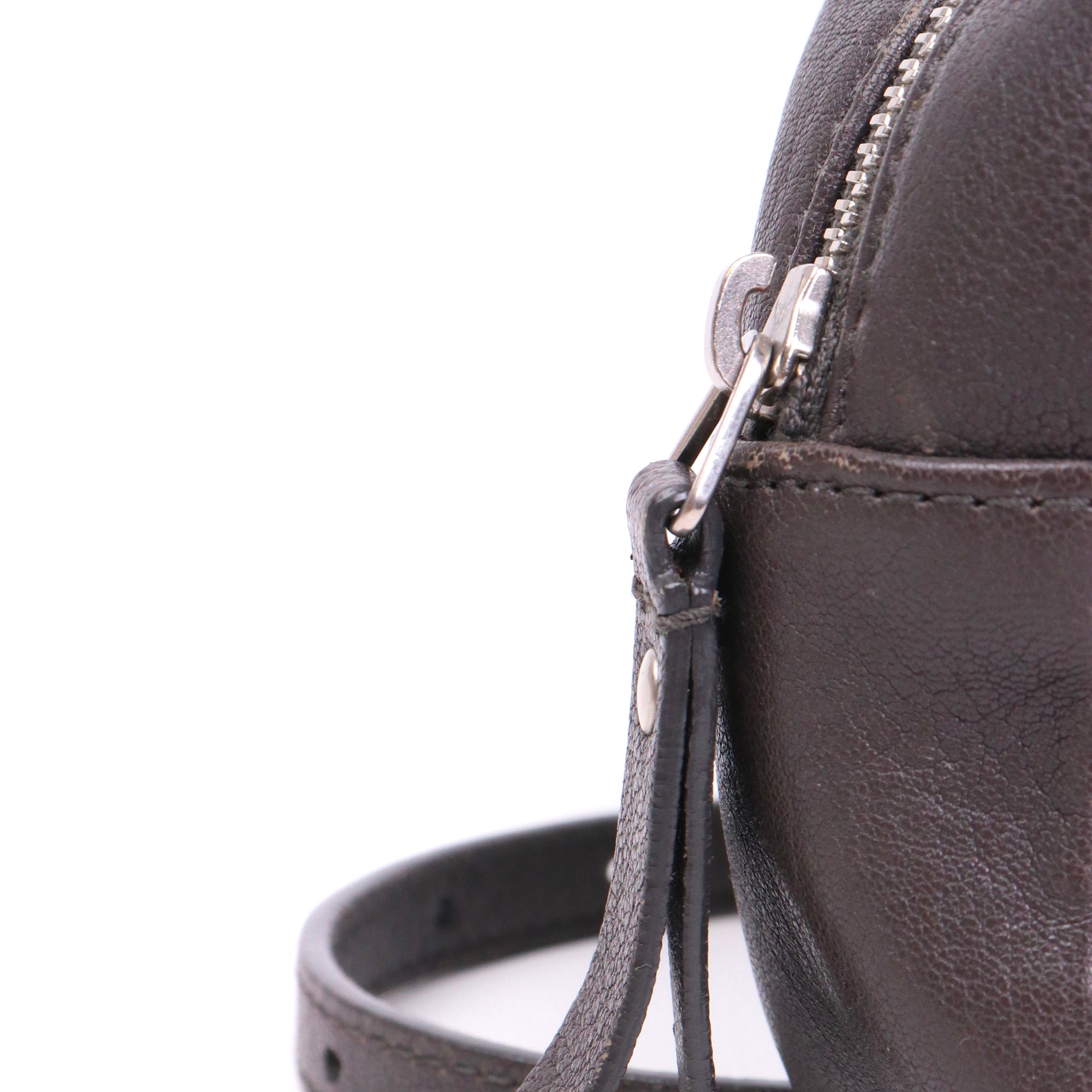 SAINT LAURENT - Sac ceinture Lou Caméra Saint Laurent en cuir lisse gris