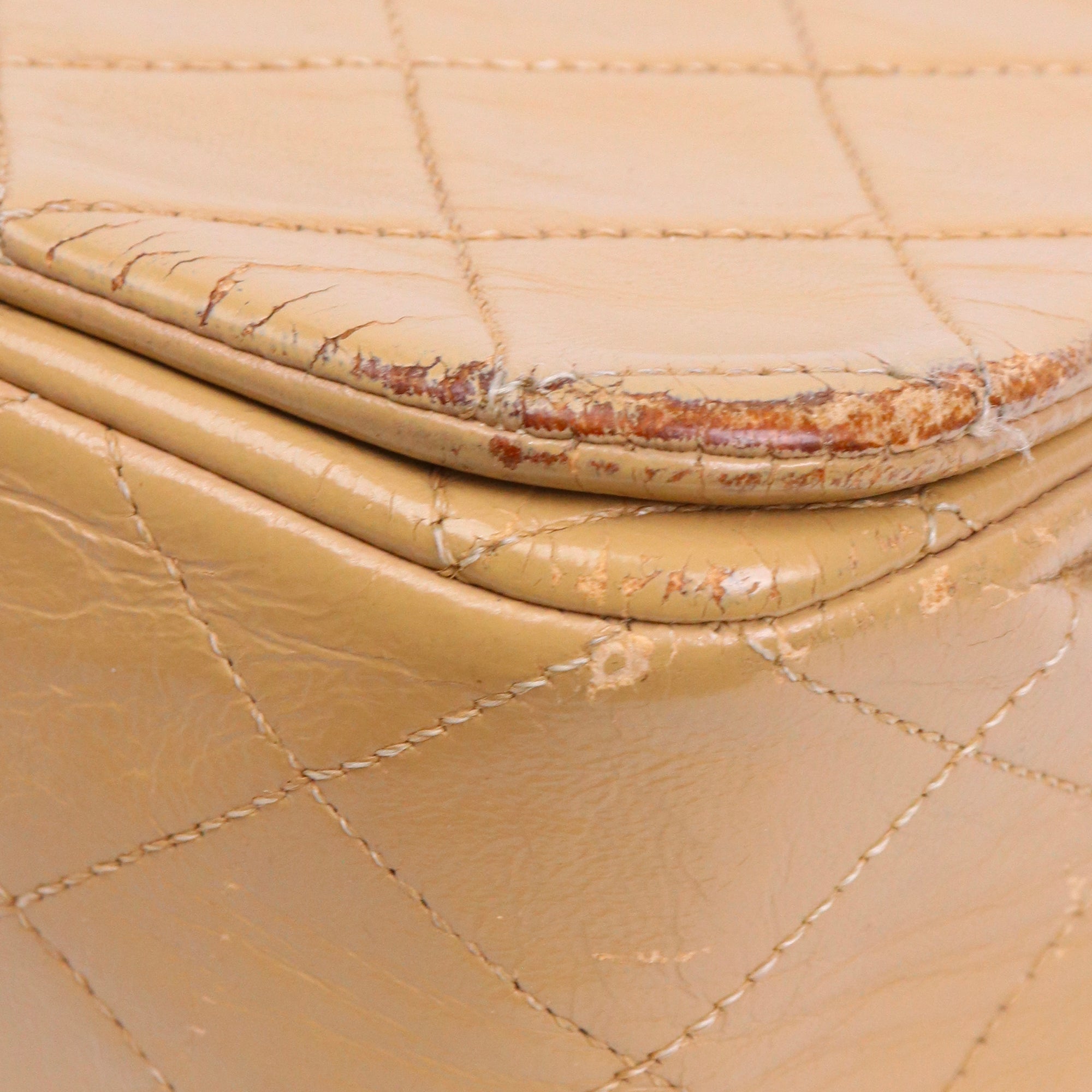 CHANEL - Sac à main Classique/Timeless Full Flap Chanel en cuir lisse beige vintage