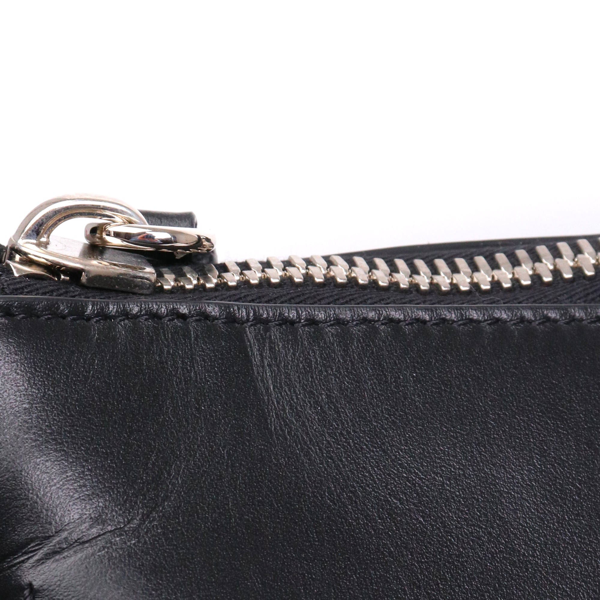 GIVENCHY - Sac à main Antigona soft medium Givenchy en cuir lisse noir