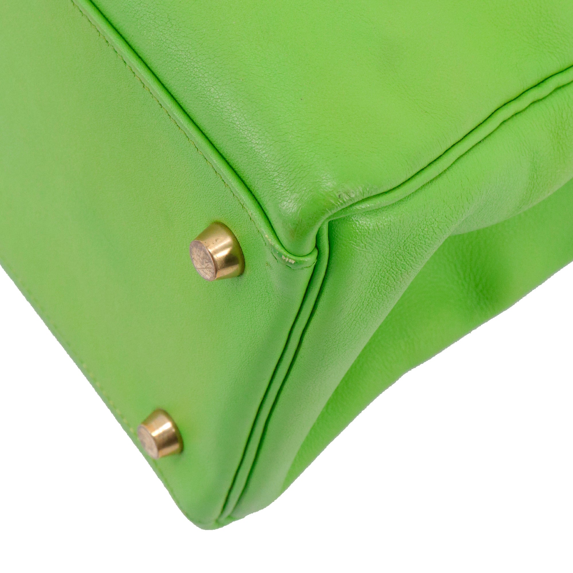 HERMÈS - Sac à main Kelly 35 Hermès en cuir swift vert grany