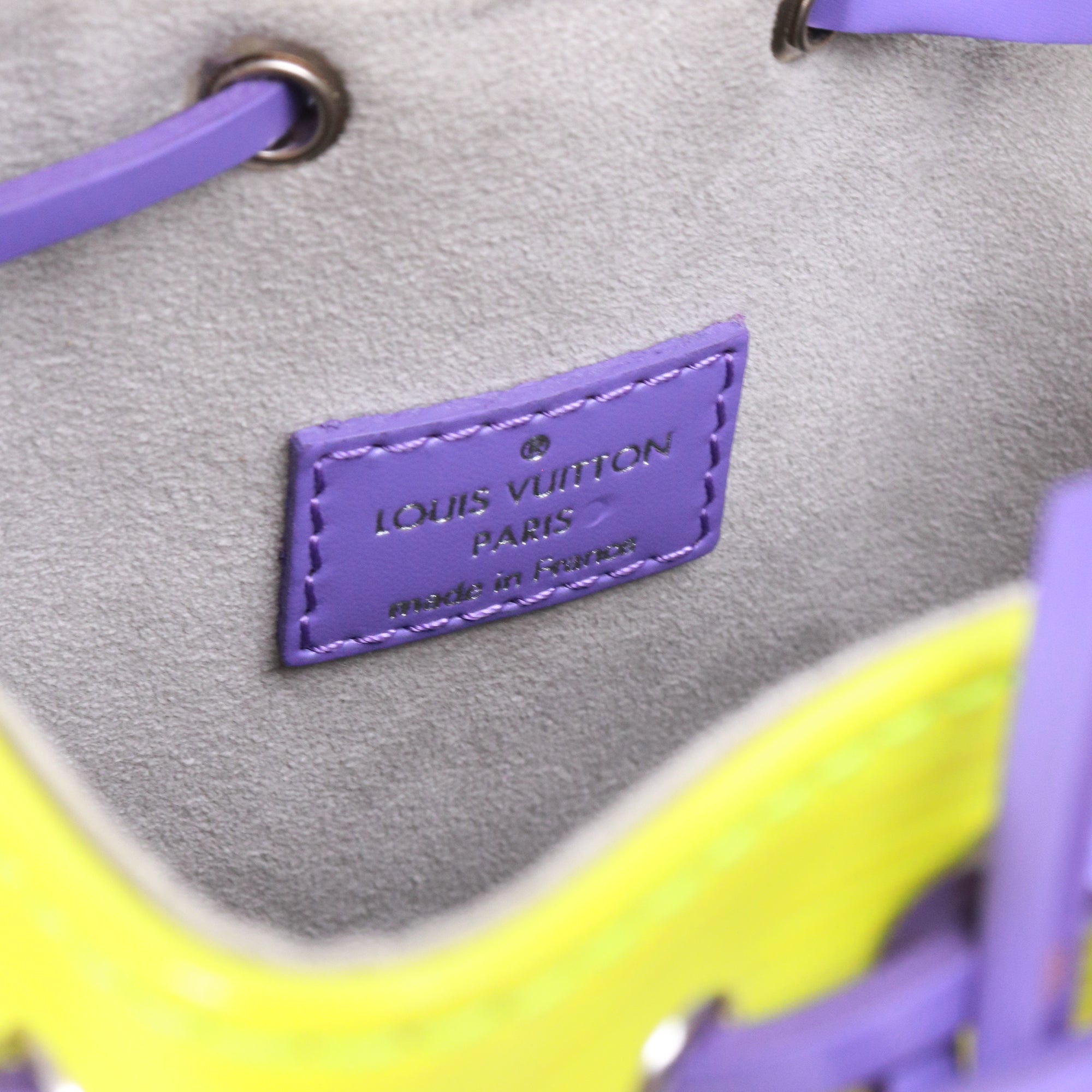 LOUIS VUITTON - Sac à bandoulière Noé mini Louis Vuitton en cuir épi jaune