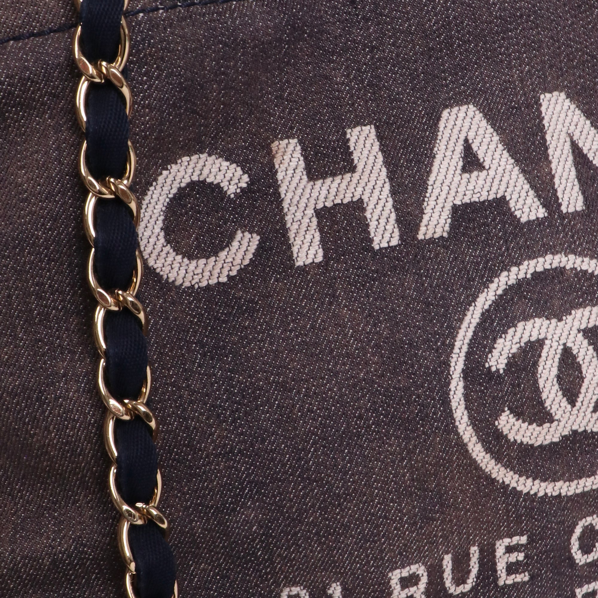 CHANEL - Sac cabas Deauville Chanel en toile bleu marine