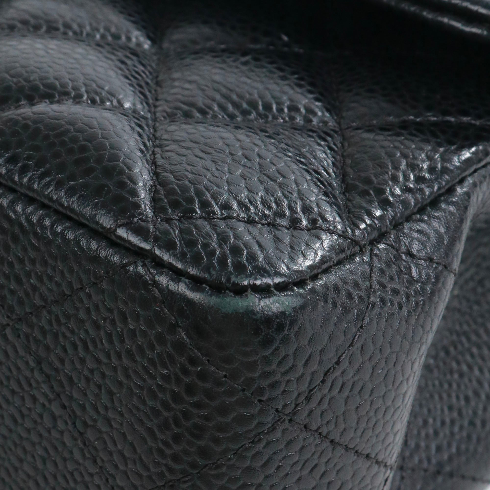 CHANEL - Sac à main Timeless/Classique Chanel medium double flap Chanel en cuir caviar noir
