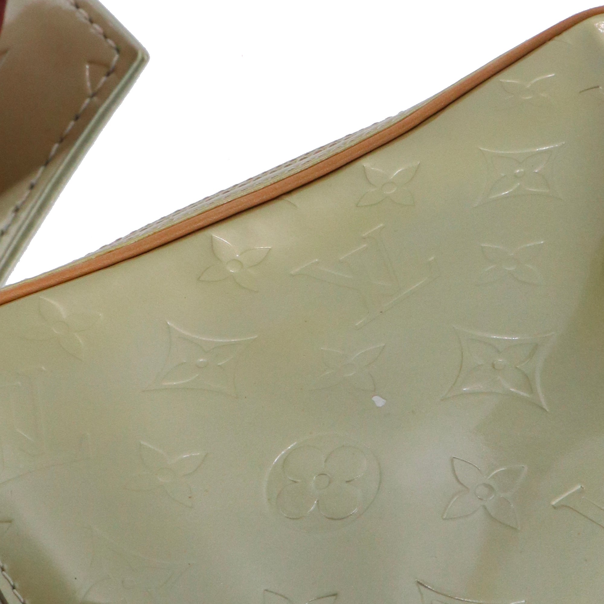 LOUIS VUITTON - Sac Ceinture Louis Vuitton en cuir verni embossé monogrammé vert