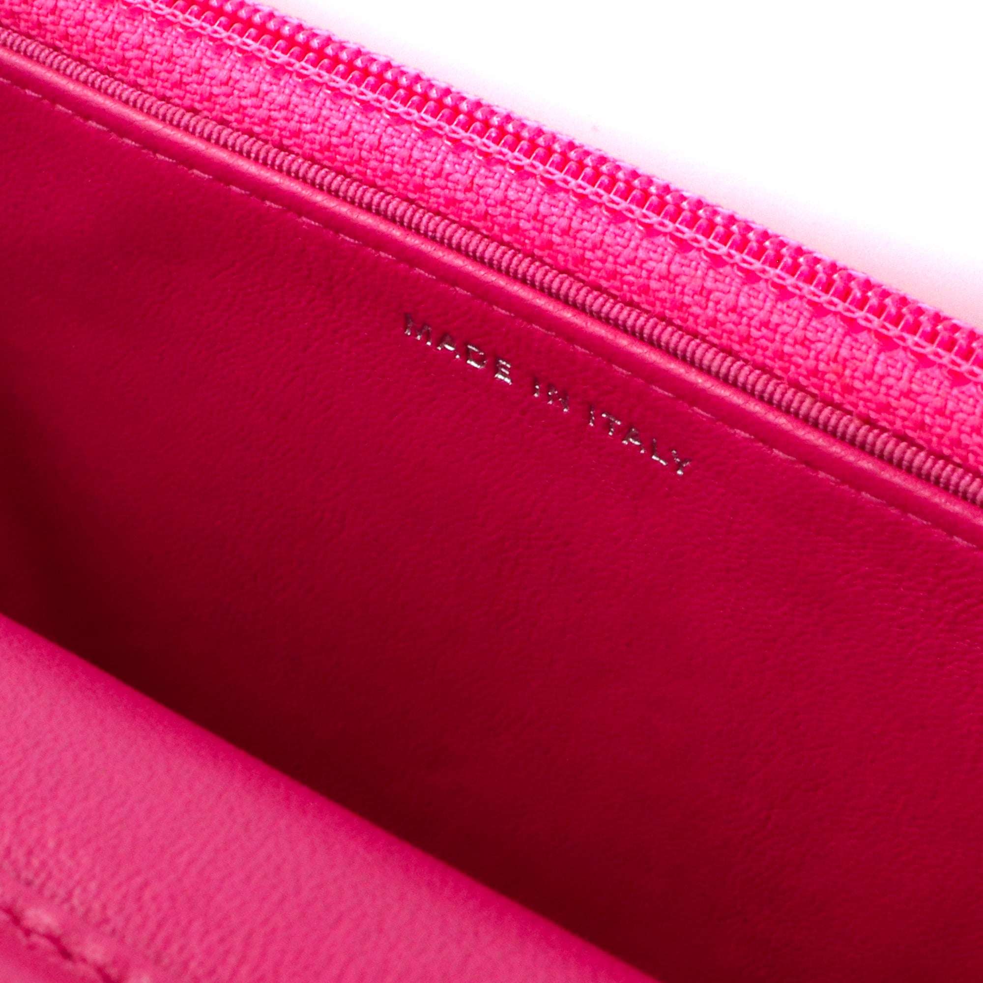 CHANEL - Sac Wallet On Chain Timeless Chanel en cuir lisse rose