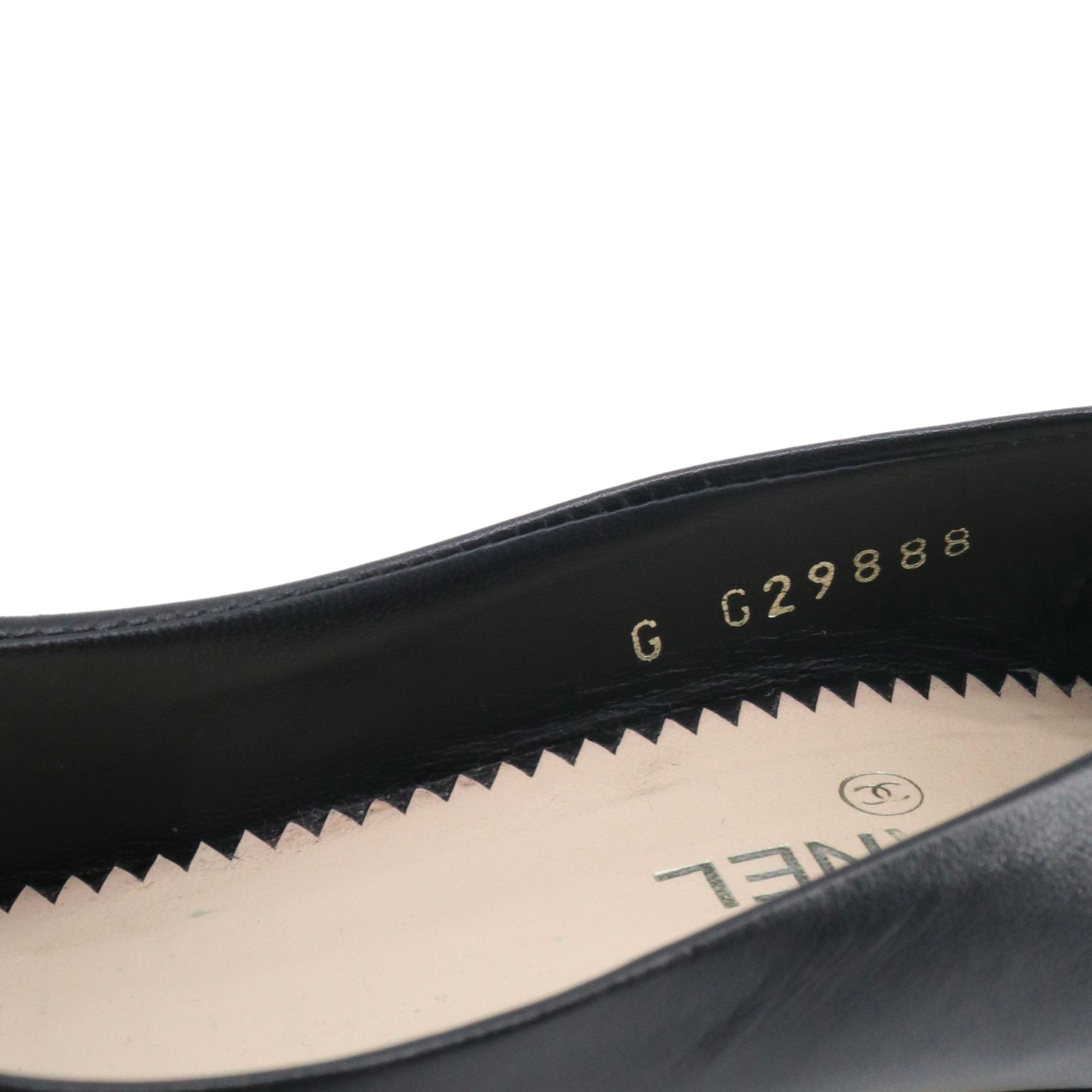 CHANEL - Escarpins Chanel en cuir noir (T37)