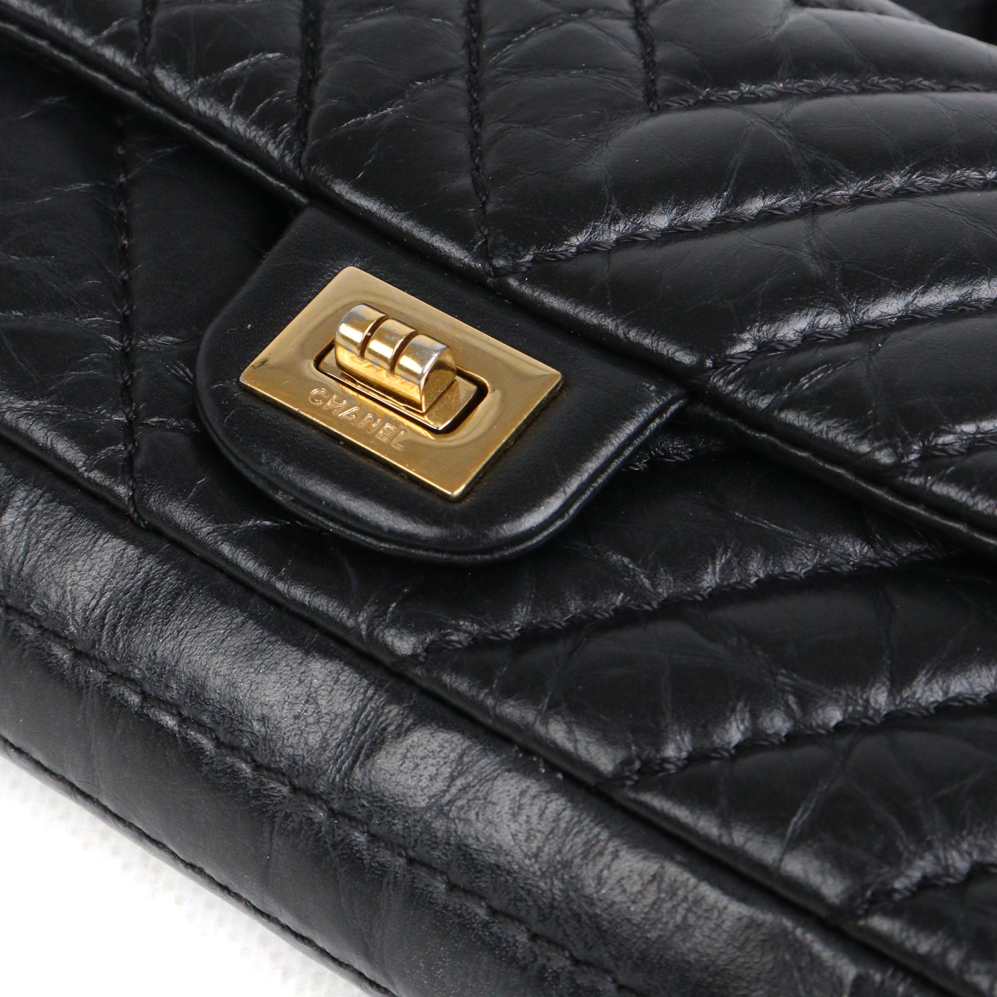 CHANEL - Sac ceinture 2.55 Chanel en cuir noir