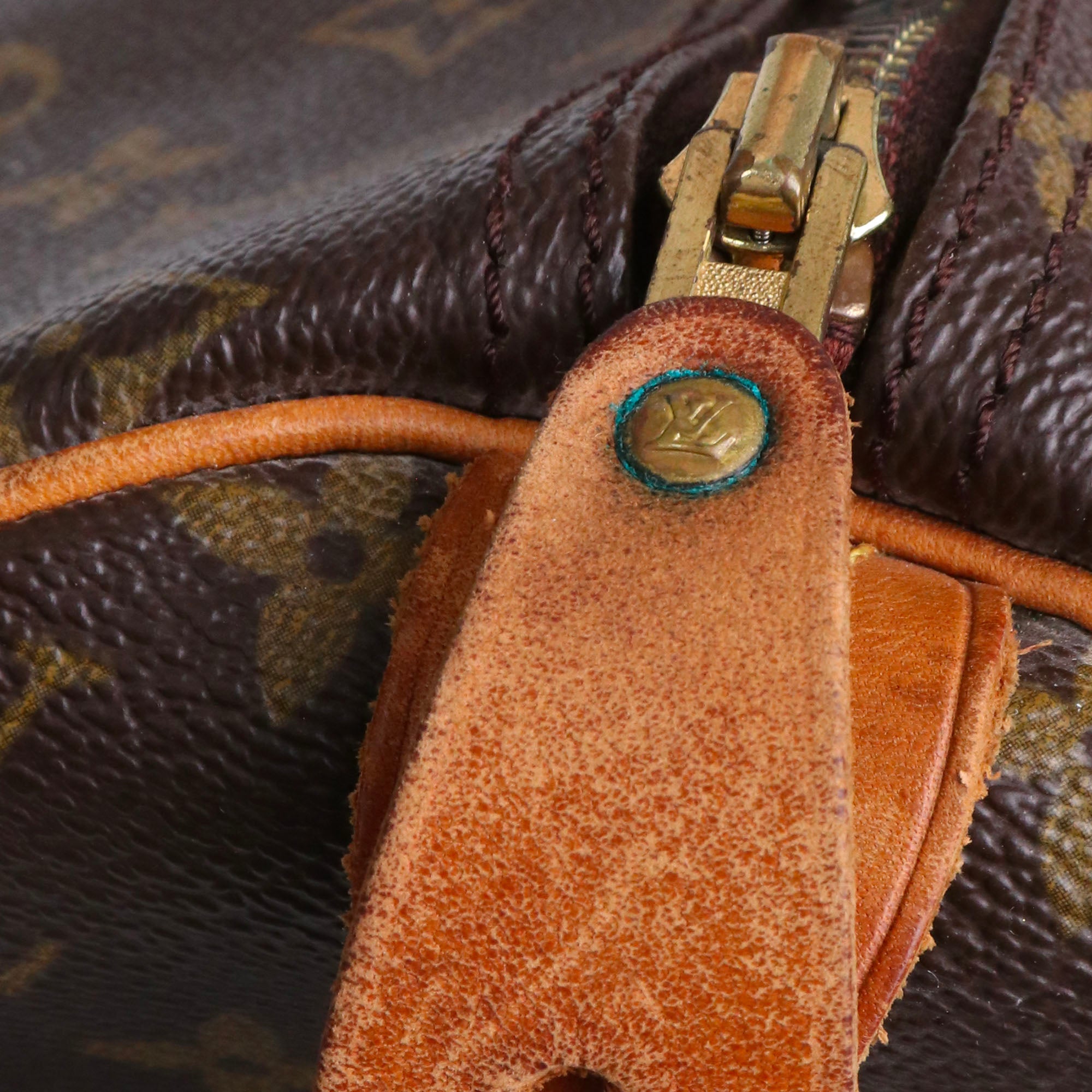 LOUIS VUITTON - Sac à main Speedy 40 Louis Vuitton en toile monogrammée vintage