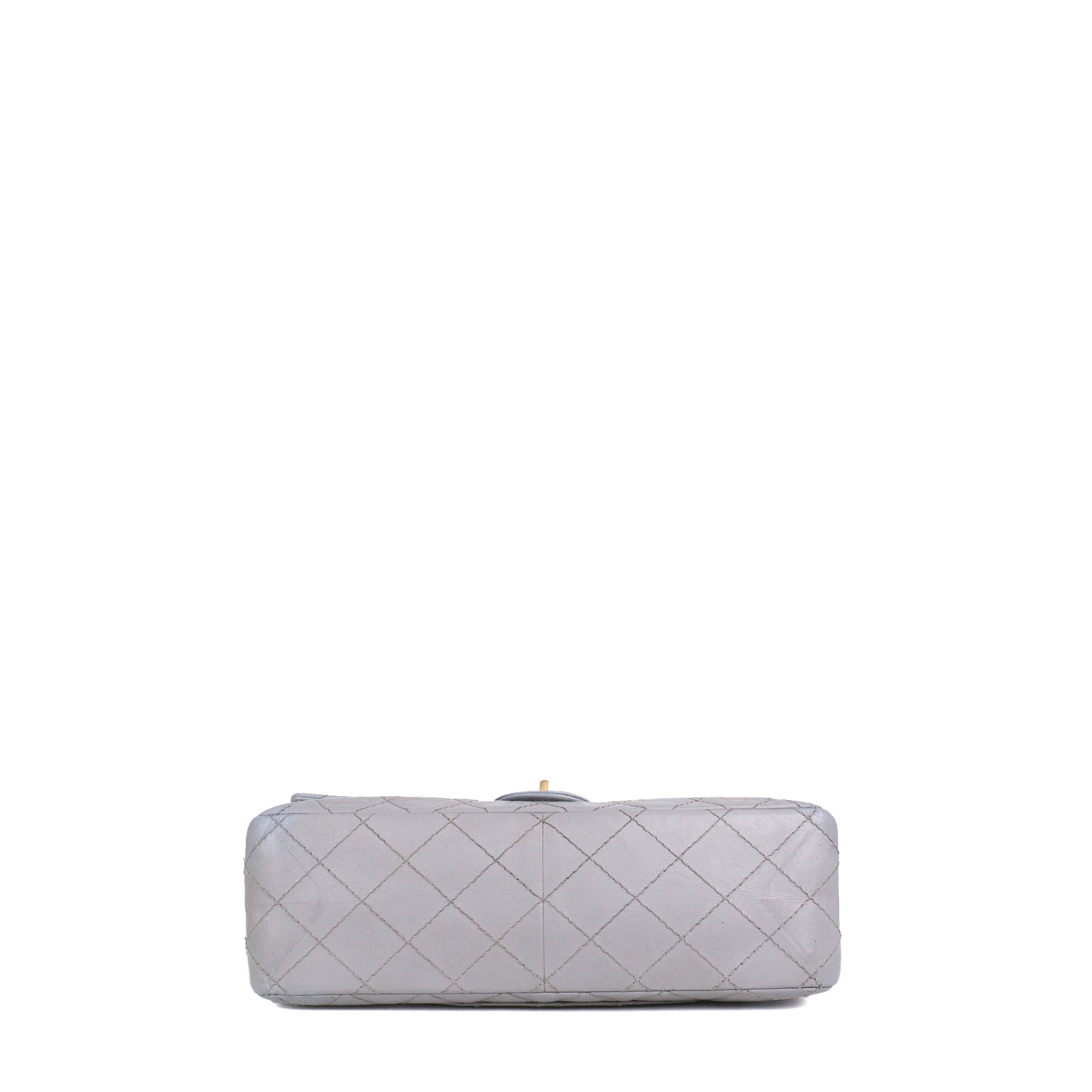 CHANEL - Sac à bandoulière 2.55 Chanel medium en cuir froissé gris