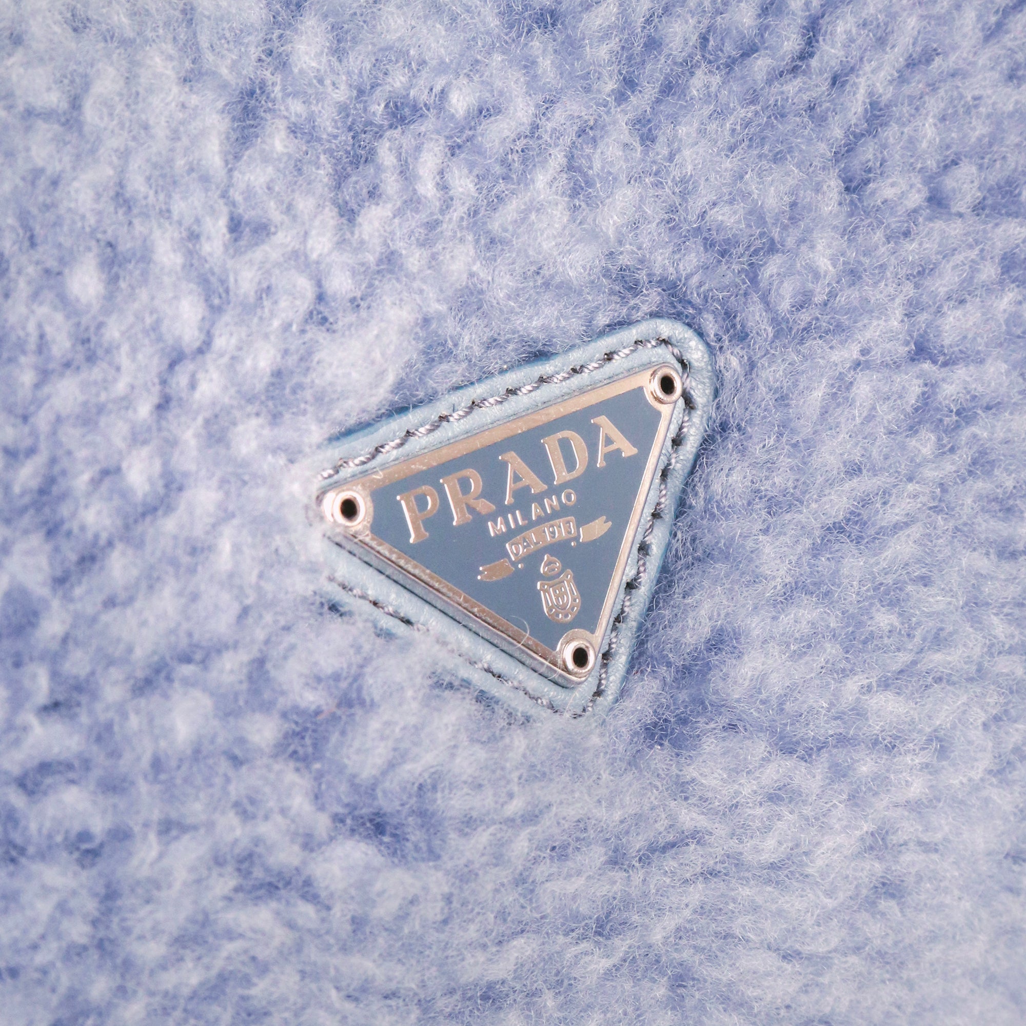 PRADA - Sac à épaule Re-Édition 2000 mini Prada en laine bleu