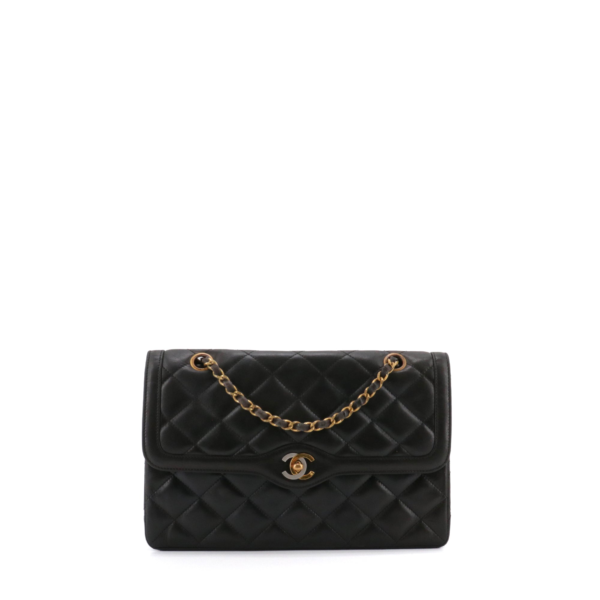 CHANEL - Sac à main Paris Double Flap Chanel en cuir matelassé noir vintage