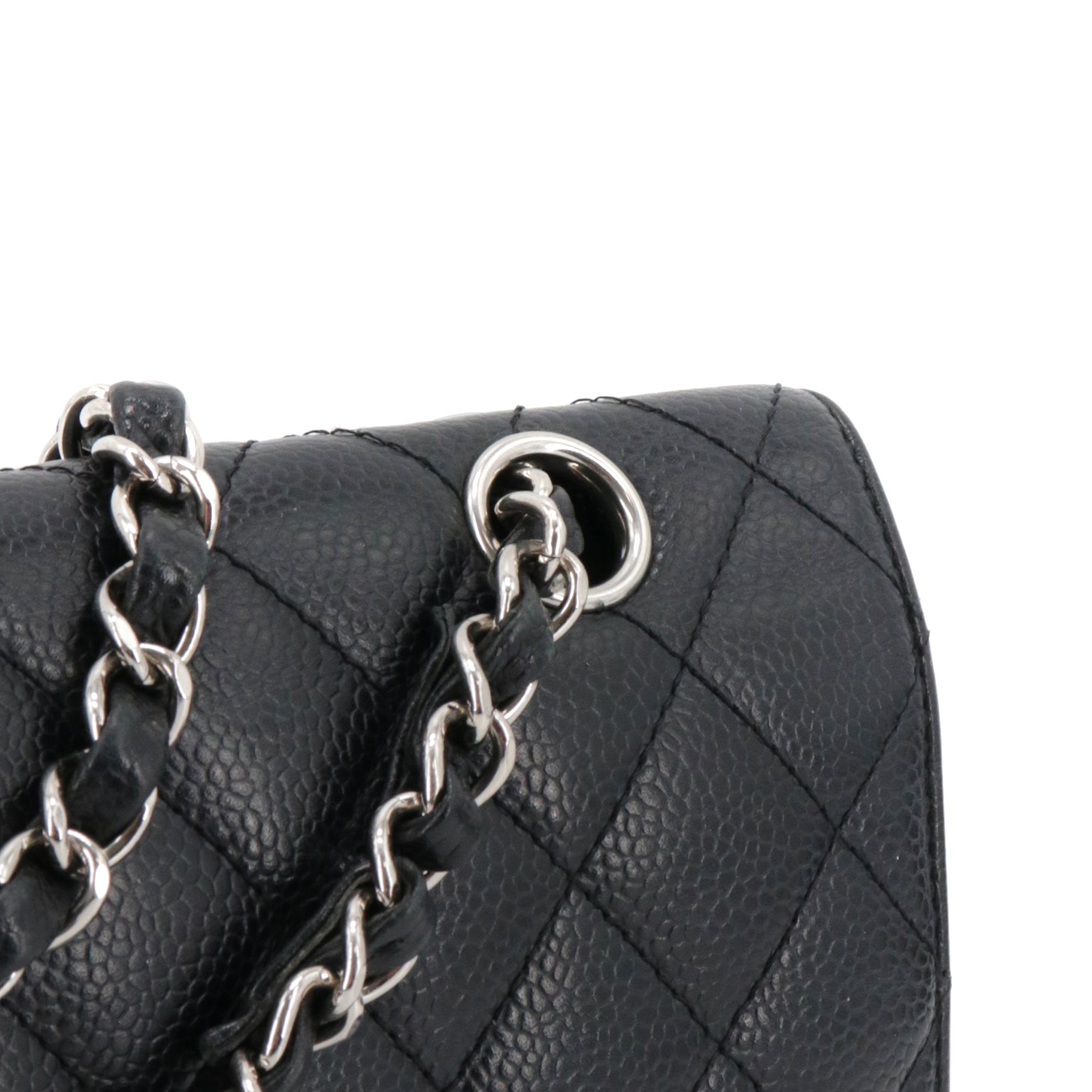 CHANEL - Sac à main Timeless/Classique Chanel medium double flap Chanel en cuir caviar noir