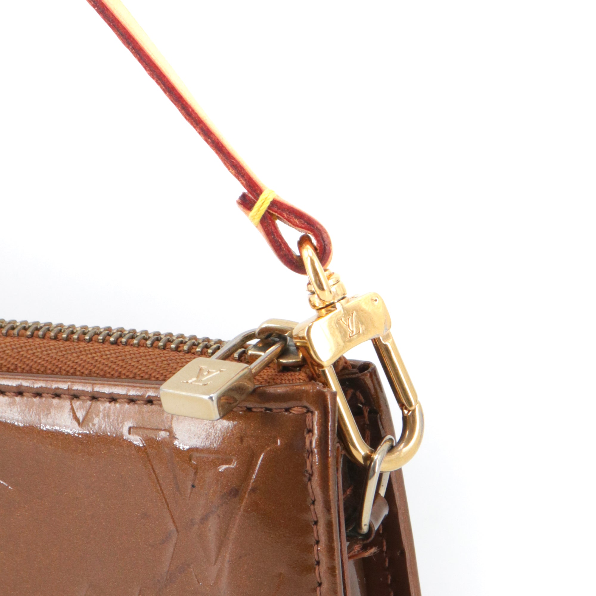 LOUIS VUITTON - Pochette Lexington Louis Vuitton en cuir verni monogrammé