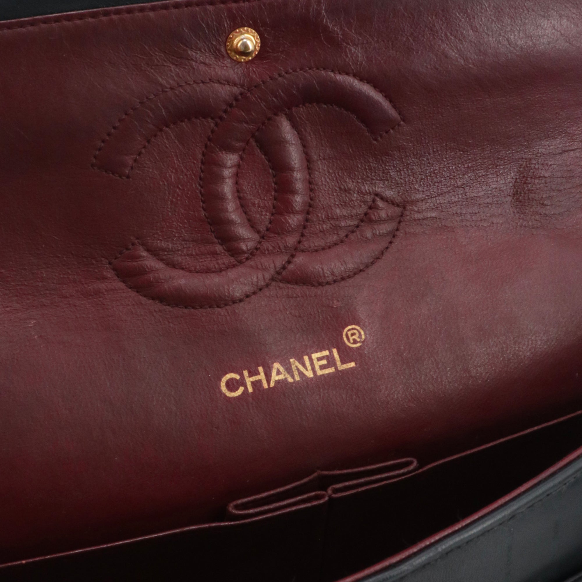 CHANEL - Sac à main Classique/Timeless Chanel 11.12 double flap Chanel en cuir lisse noir vintage