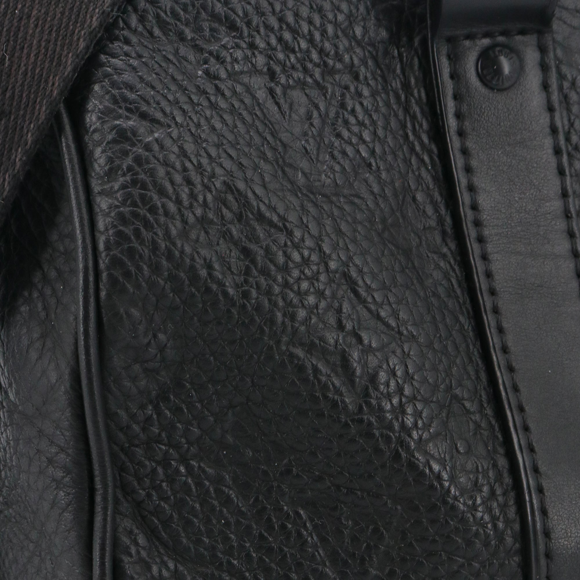 LOUIS VUITTON - Sac de bandoulière Keepall XS Louis Vuitton en cuir empreinte noir