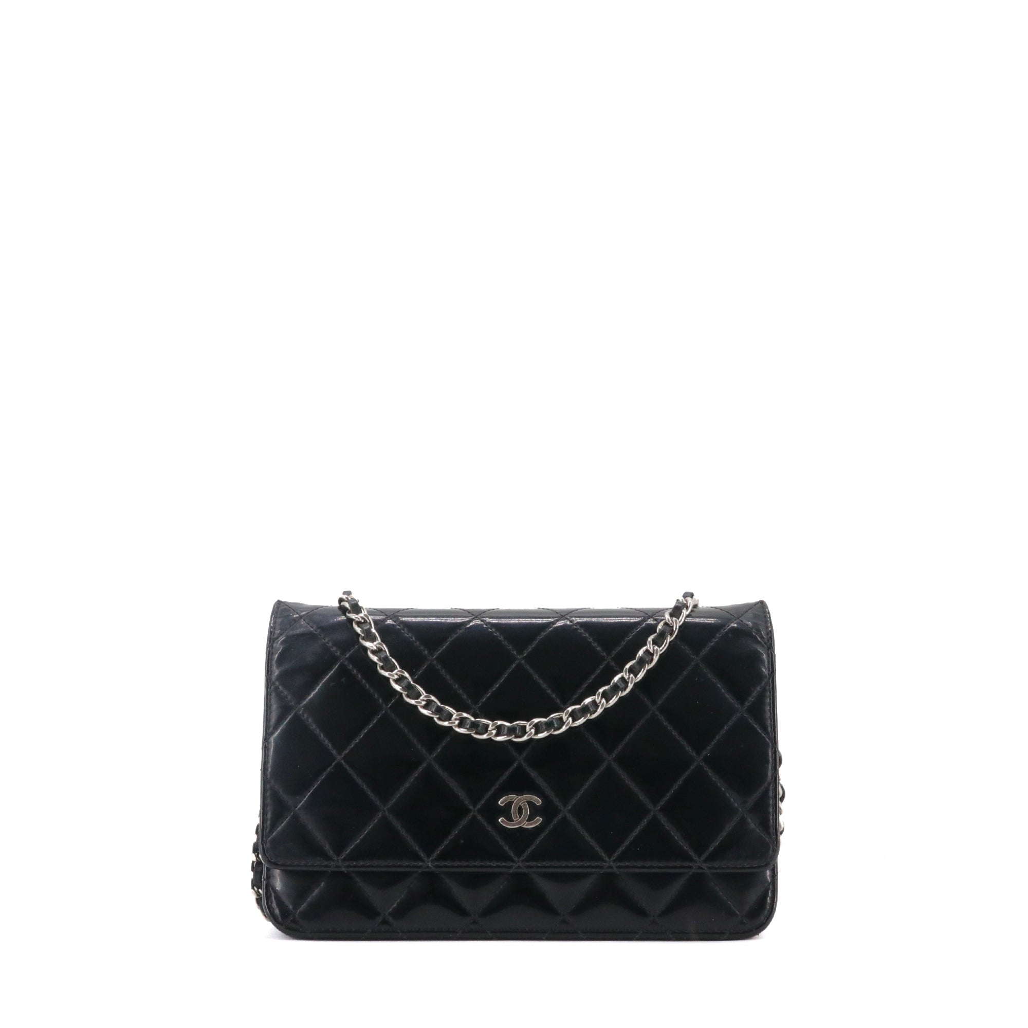 CHANEL - Sac Wallet On Chain Timeless en cuir verni noir