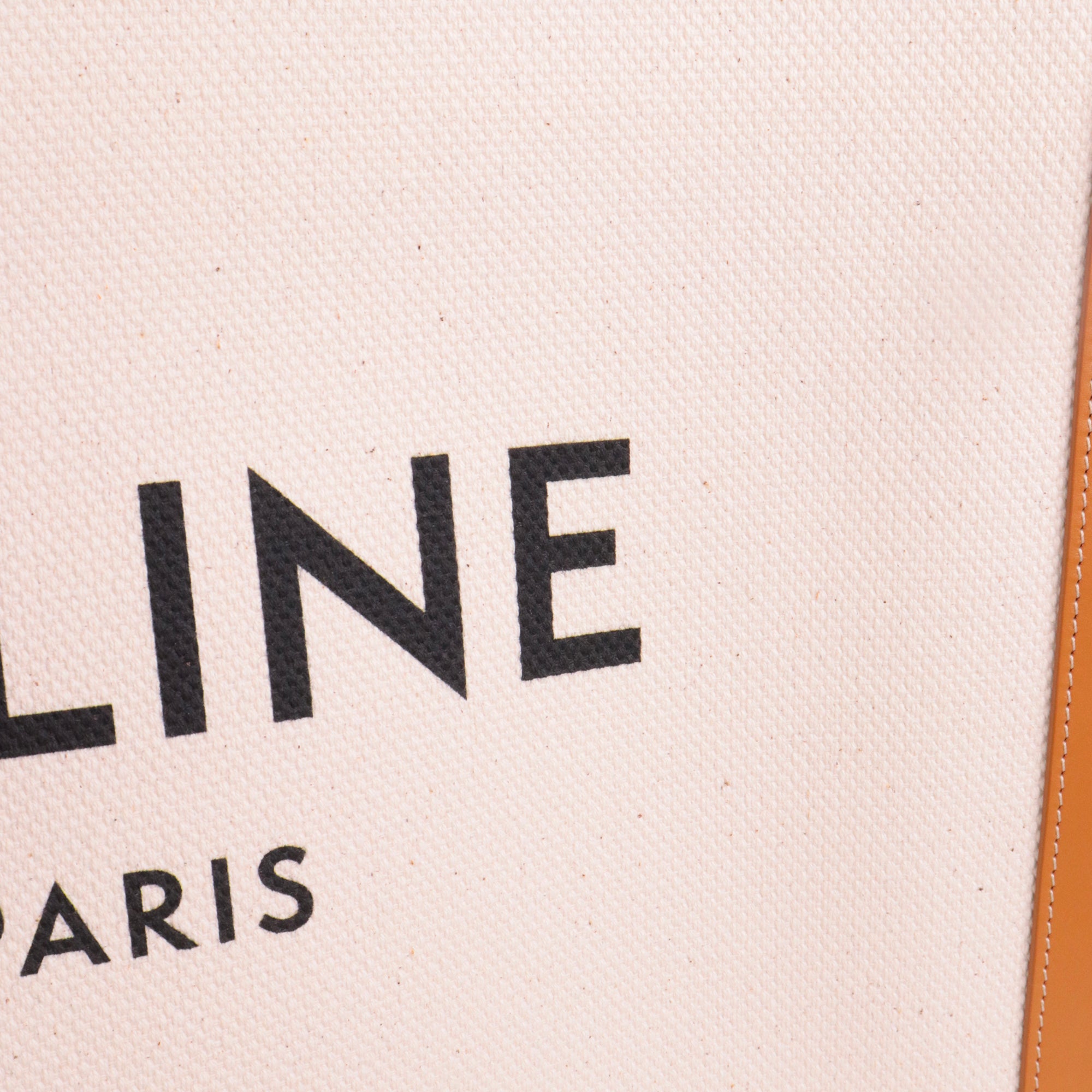CELINE - Sac Cabas Vertical en toile Céline grand modèle beige