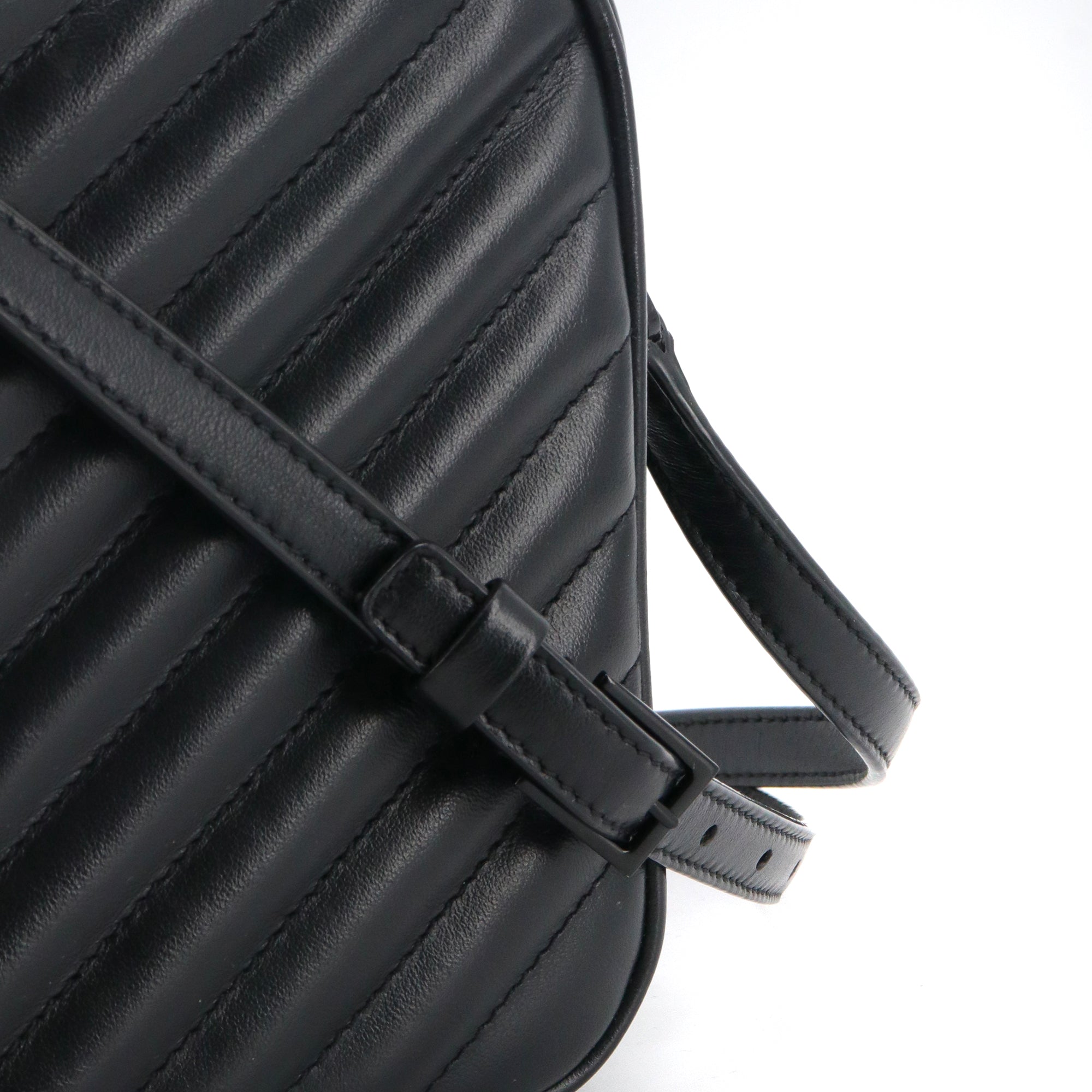 SAINT LAURENT - Sac à bandoulière Lou Saint Laurent en cuir chevron noir