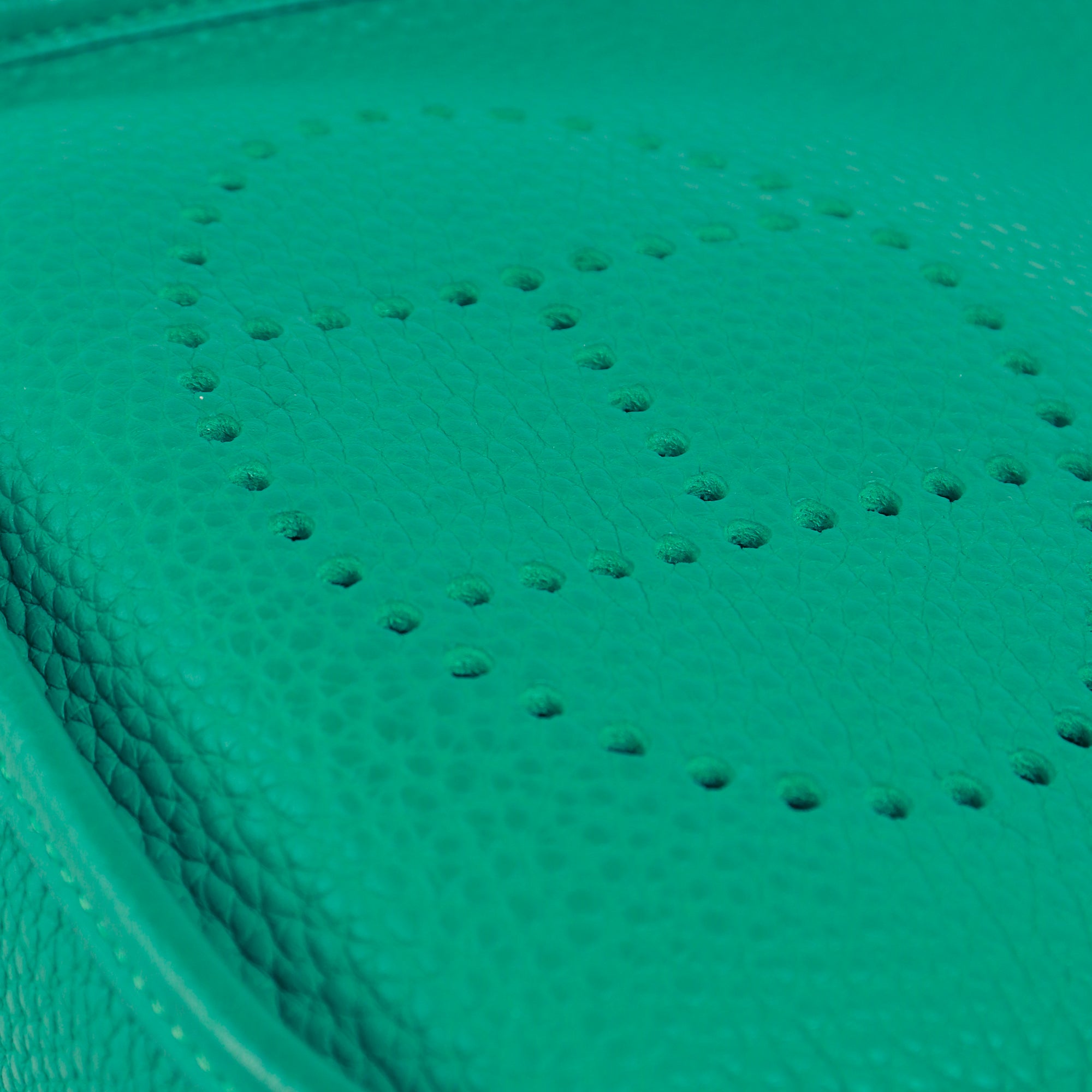 HERMÈS - Sac à bandoulière Evelyne 16 en cuir taurillon vert verone