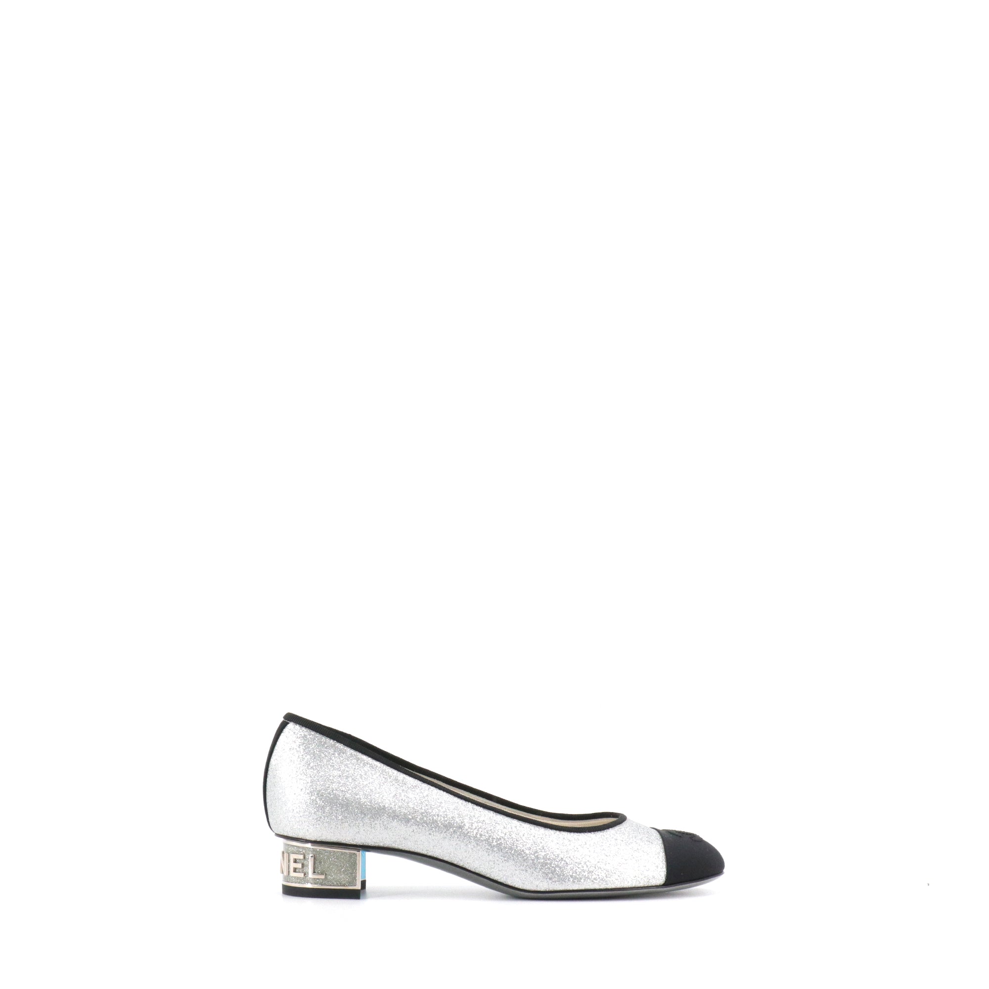 CHANEL - Ballerines Chanel à paillettes argentées (T37)