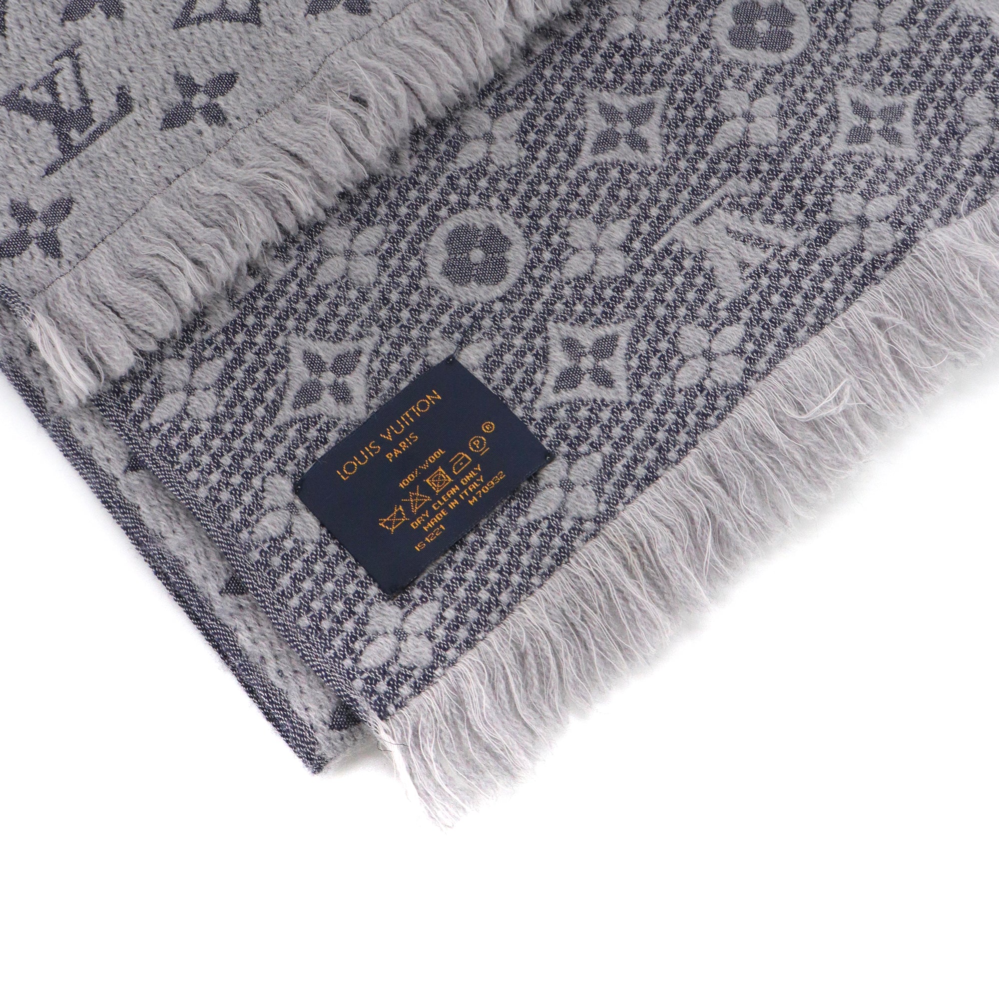 LOUIS VUITTON - Écharpe Monogram Classic Louis Vuitton en laine grise