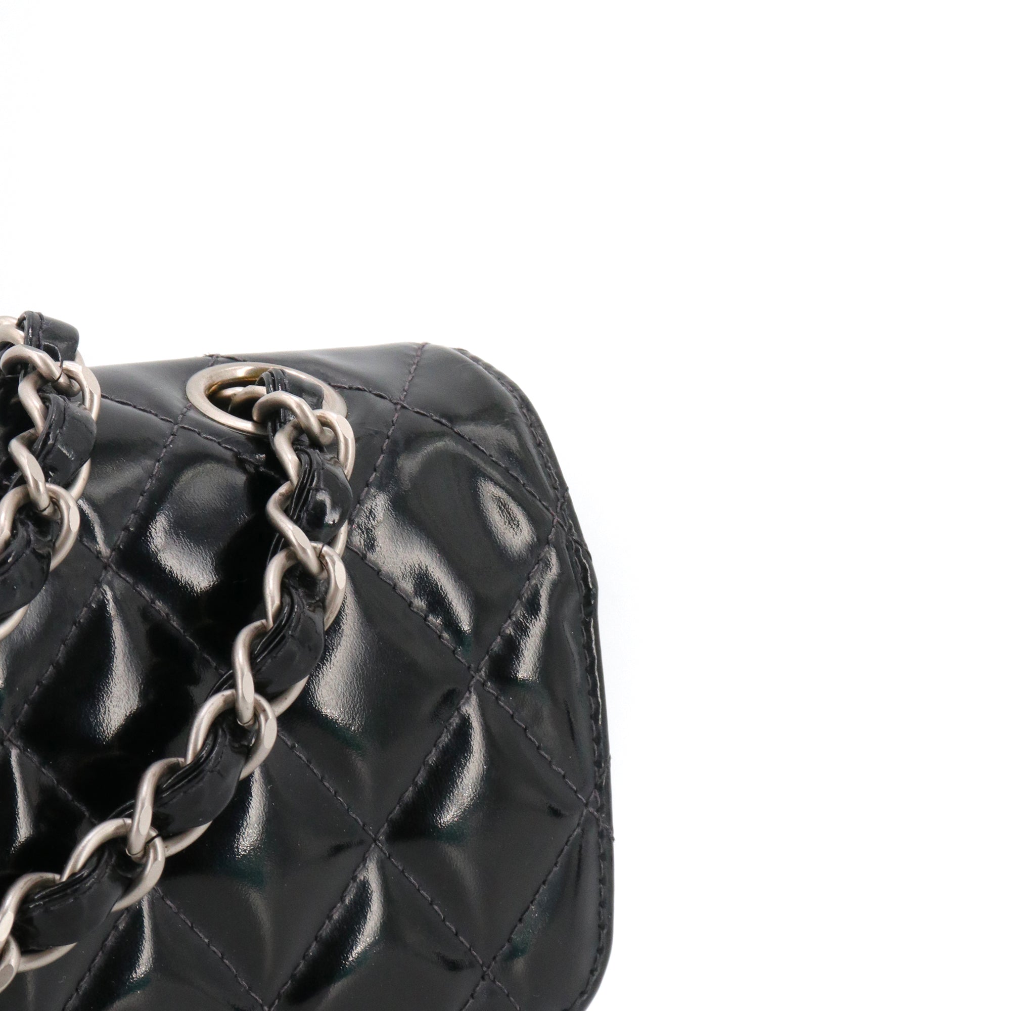 CHANEL - Sac à main Classique/Timeless 23 Chanel en cuir verni noir