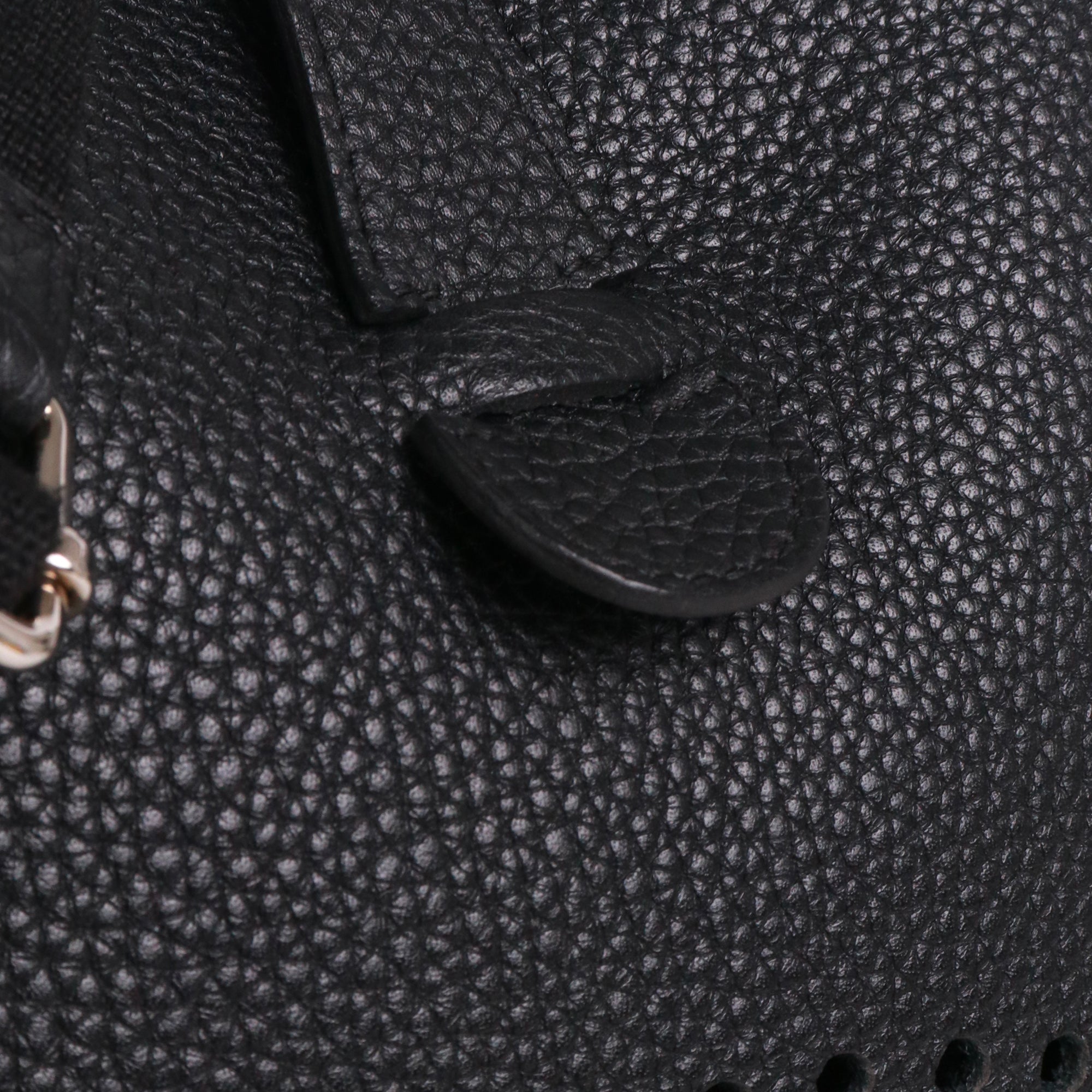 HERMÈS - Sac à bandoulière Evelyne 29 Hermès en cuir Clémence noir