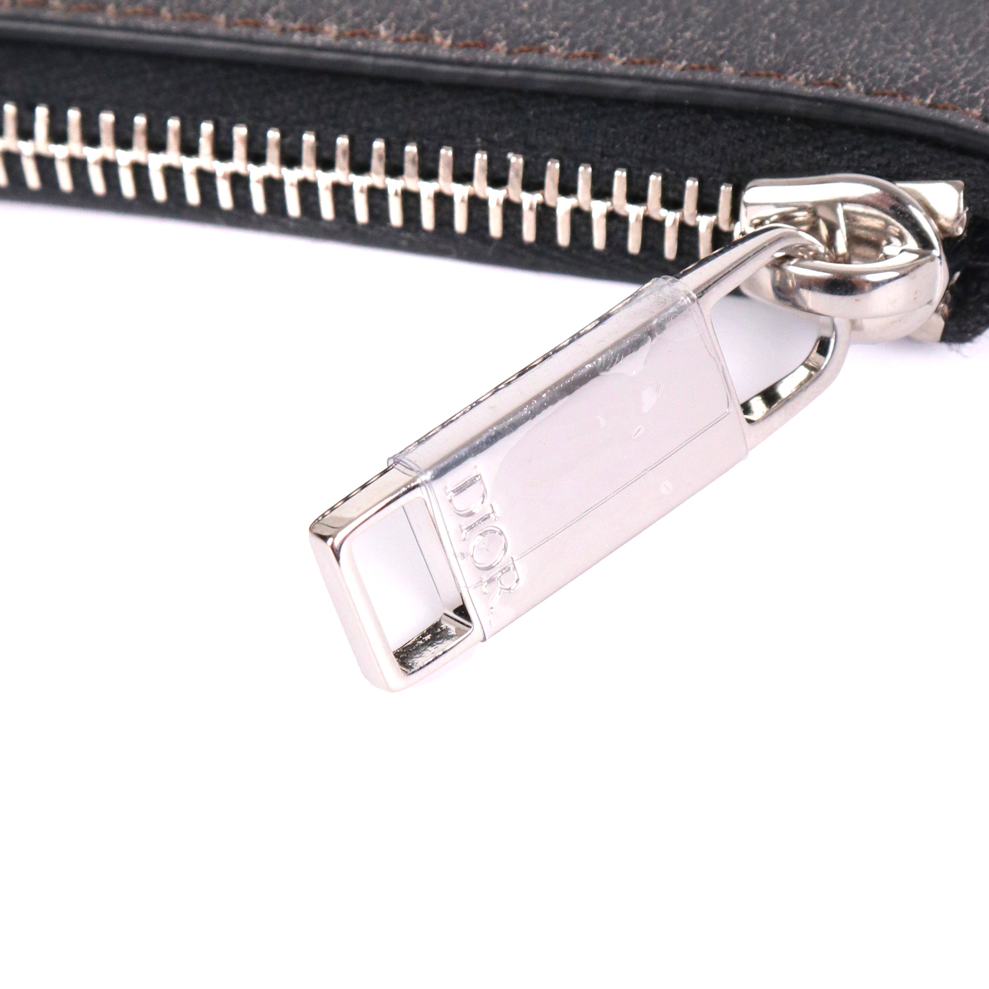DIOR - Pochette Lily of the Valley Dior en cuir grainé gris