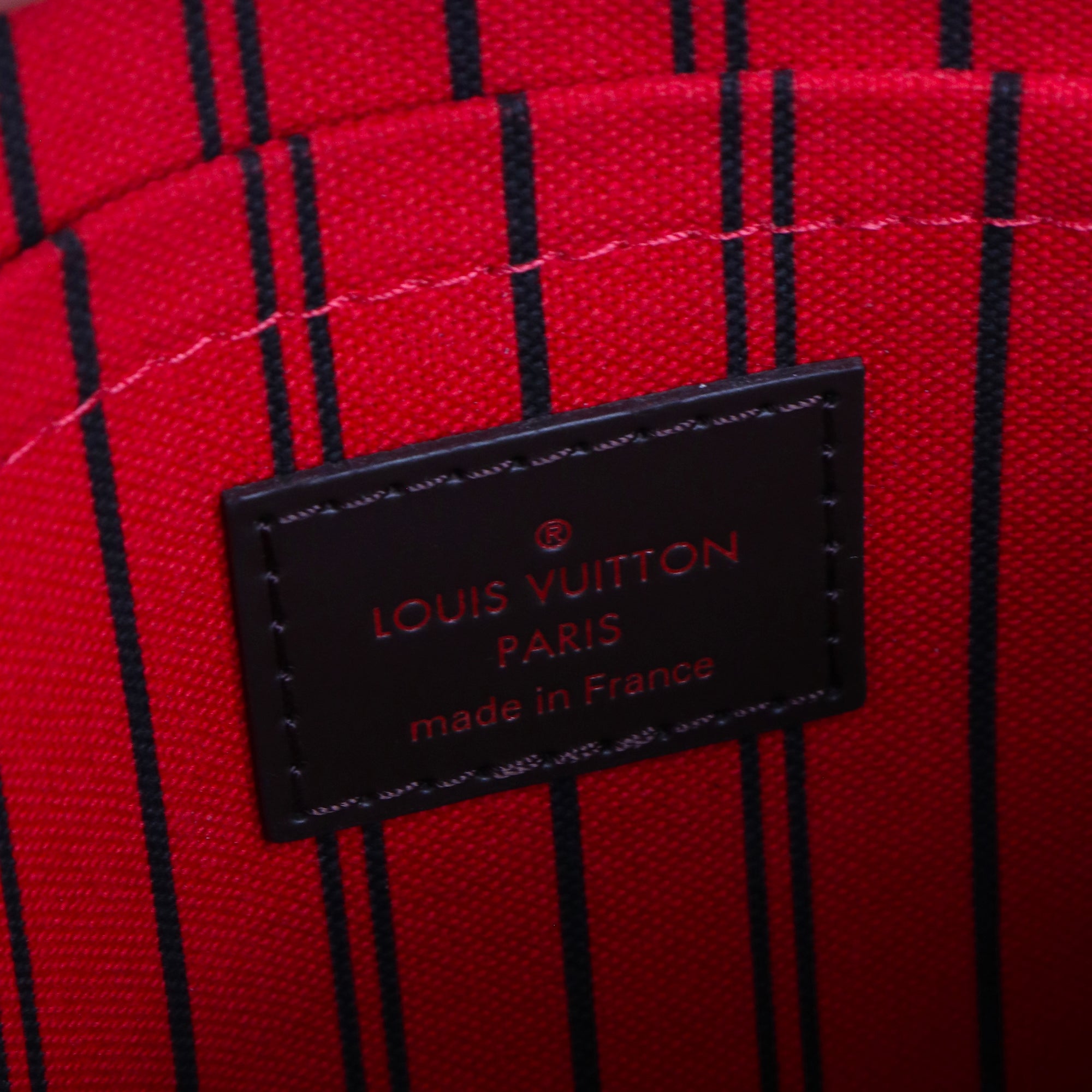 LOUIS VUITTON - Pochette Neverfull Louis Vuitton en toile damier ébène