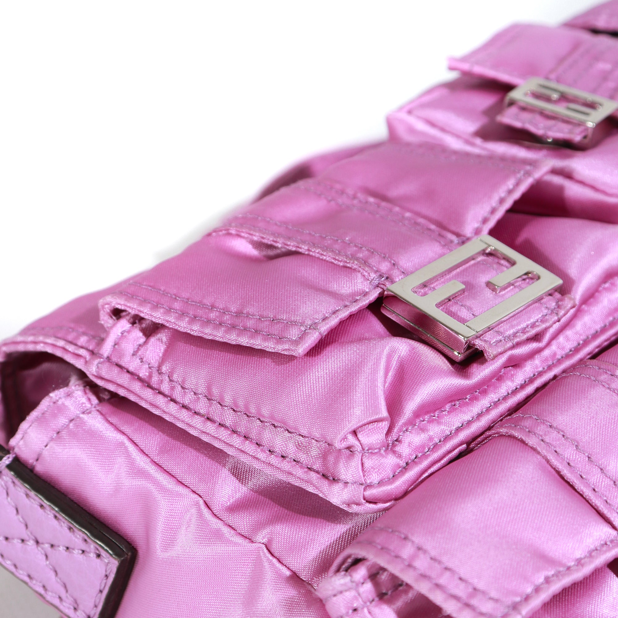 FENDI - Sac à bandoulière Baguette Multipoches en nylon violet