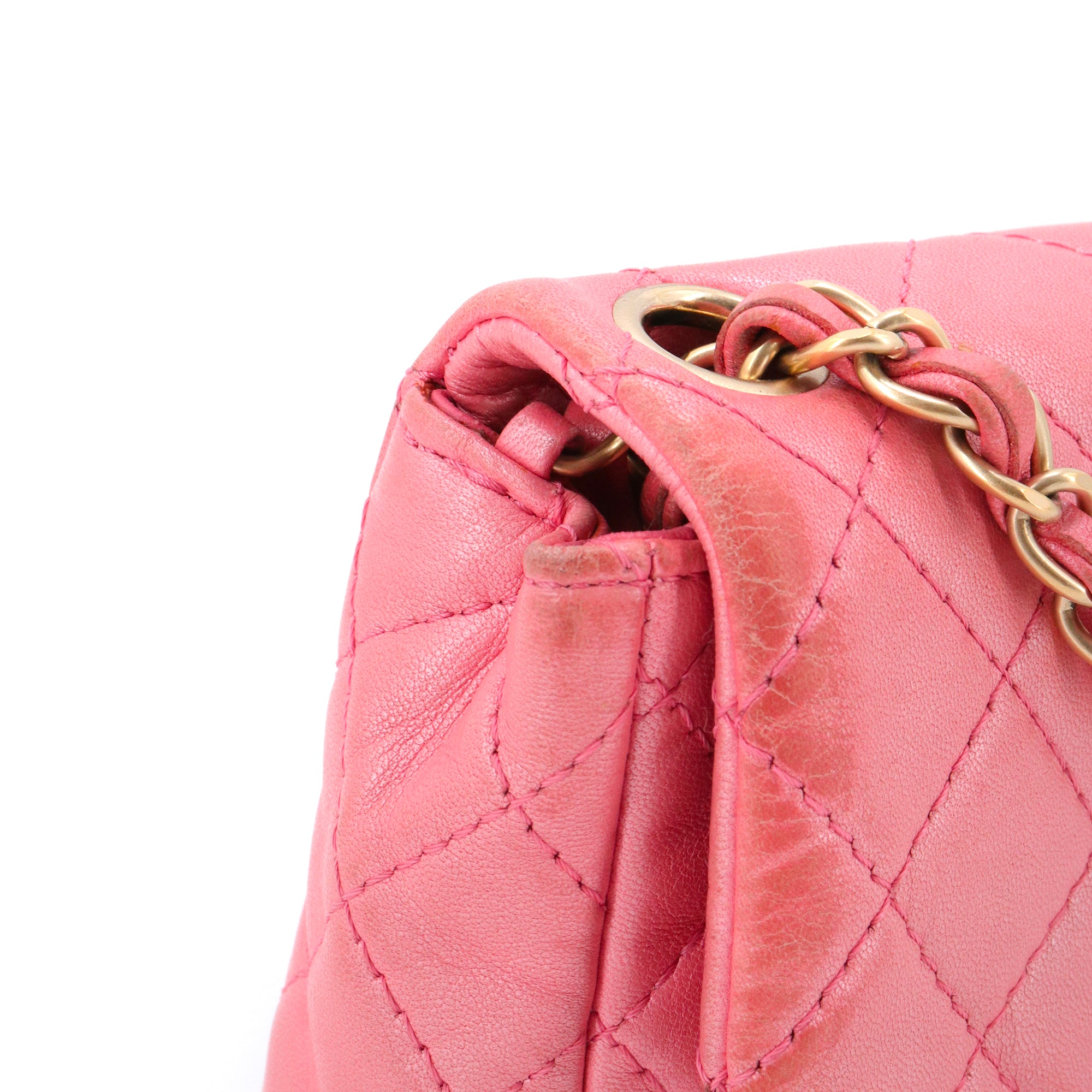 CHANEL - Sac à bandoulière Timeless/Classique Mini Square Chanel en cuir rose édition limitée