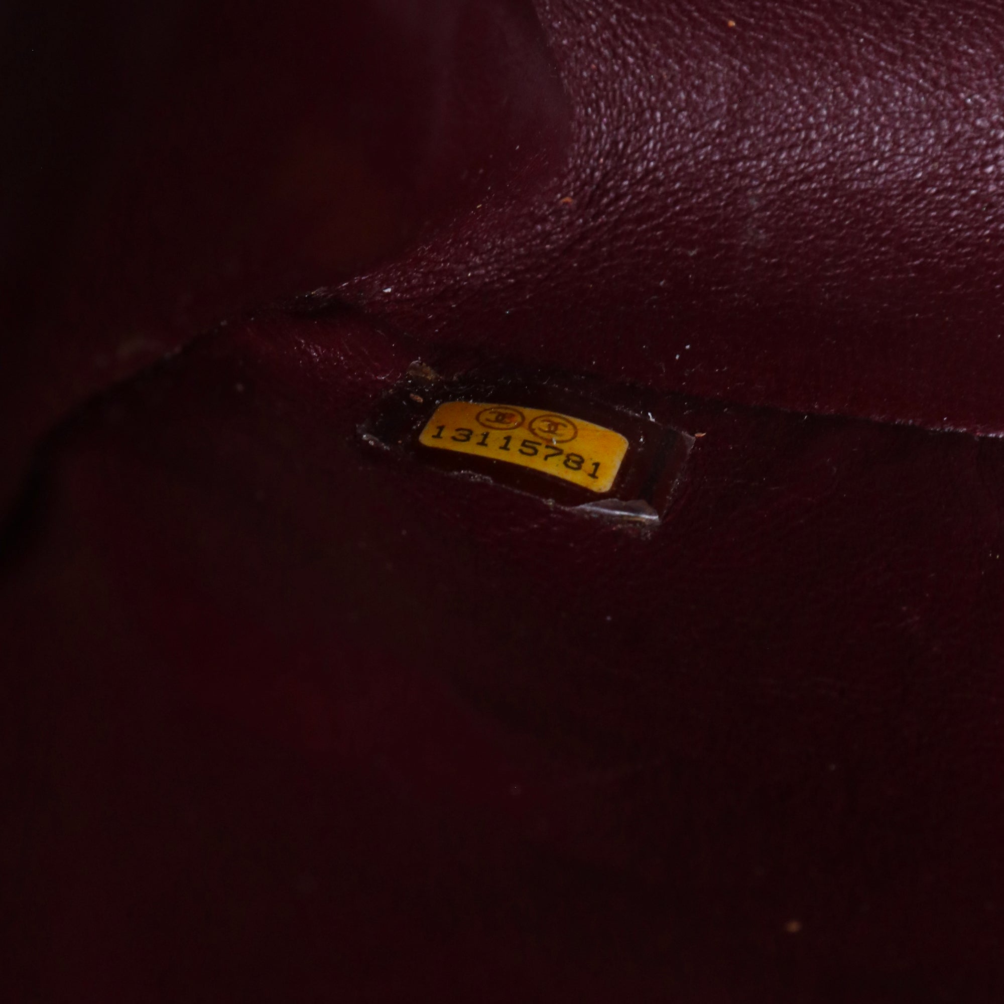 CHANEL - Sac à bandoulière Timeless/Classique Chanel en cuir d'agneau noir