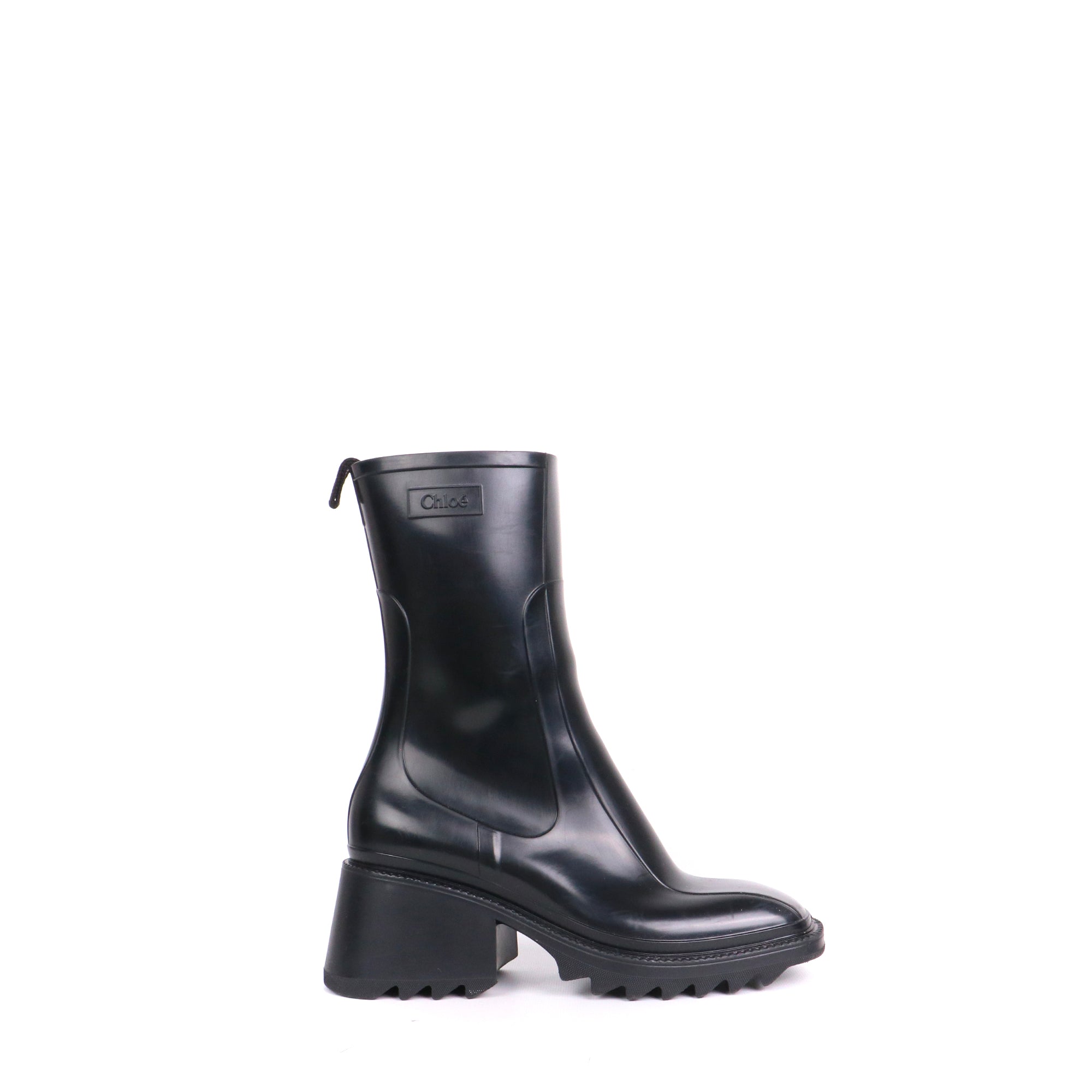 CHLOÉ - C Chloé ankle boots in crocodile-embossed leather (T38.5)