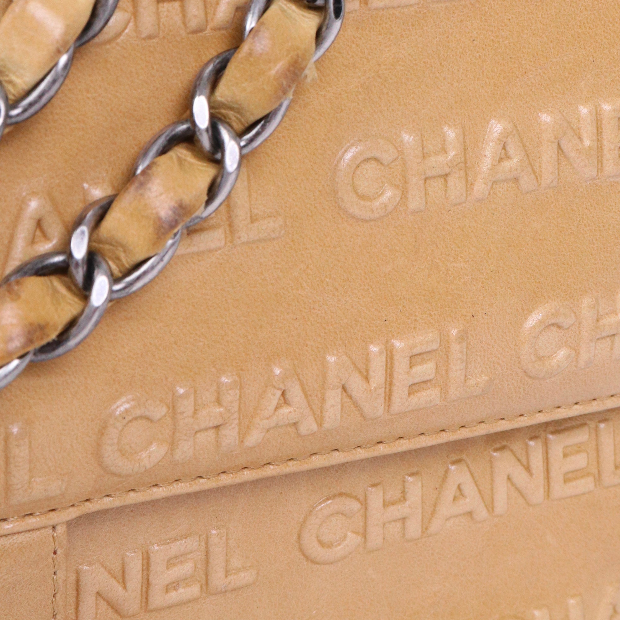 CHANEL - Sac à main Classique/Timeless Chanel édition limitée Paris Dallas cuir beige