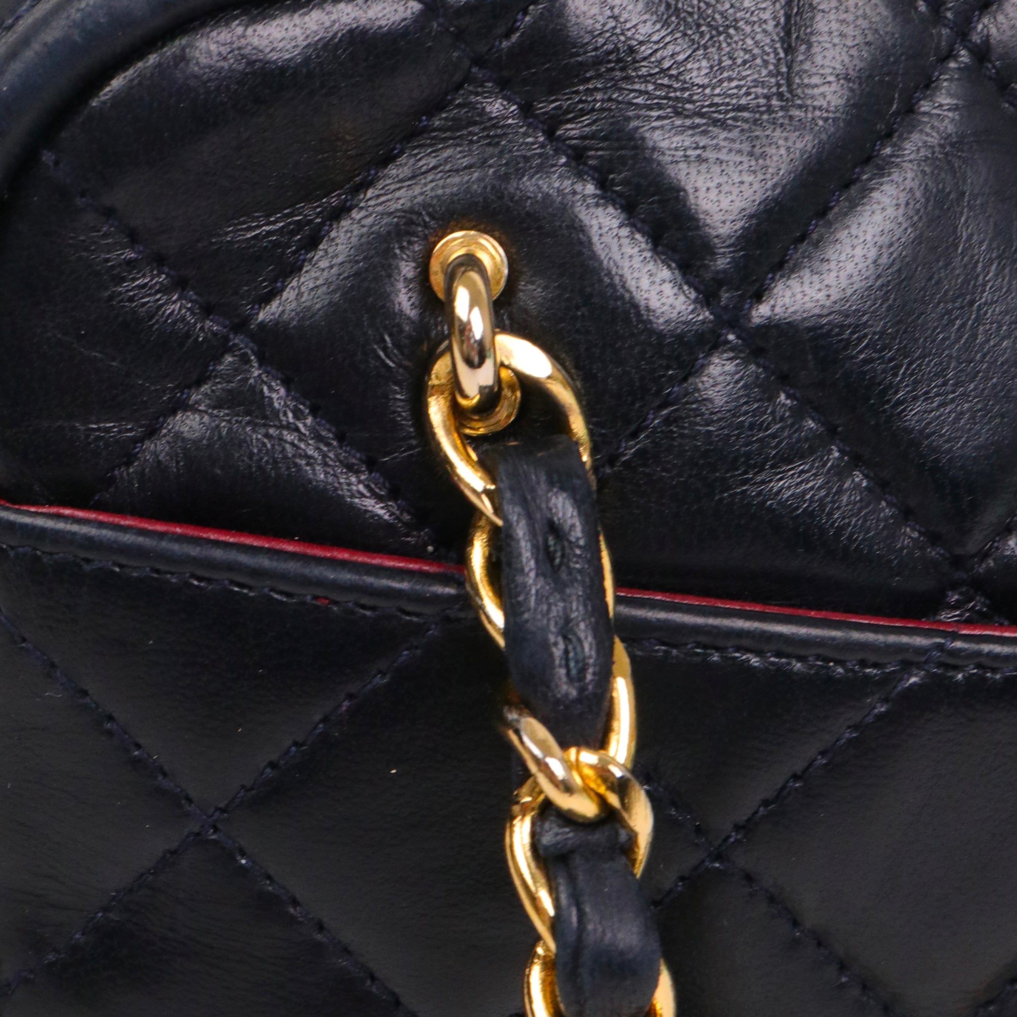 CHANEL - Sac à bandoulière Caméra Chanel vintage en cuir bleu marine