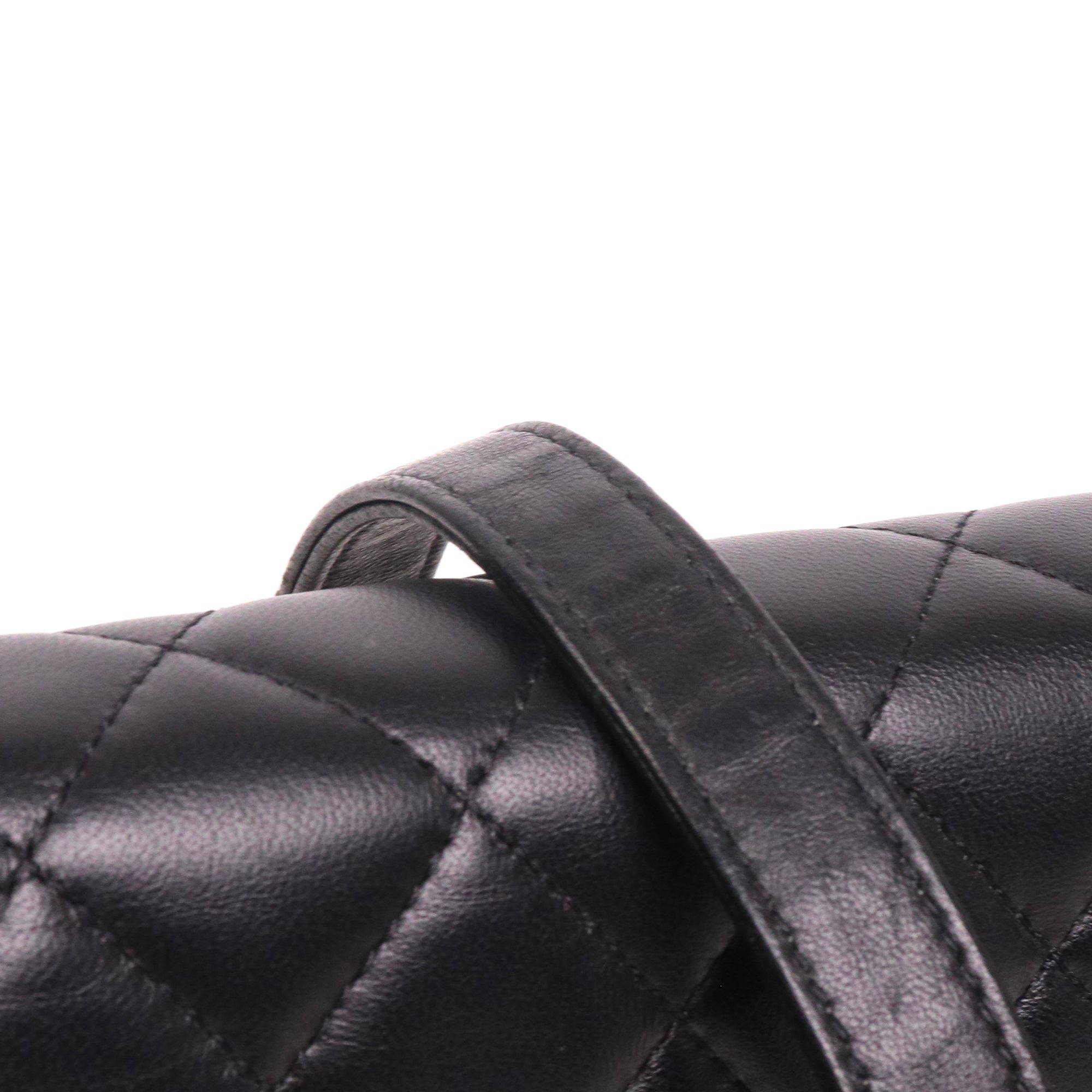 CHANEL - Sac Wallet On Chain Classique/Timeless Square Chanel en cuir lisse noir