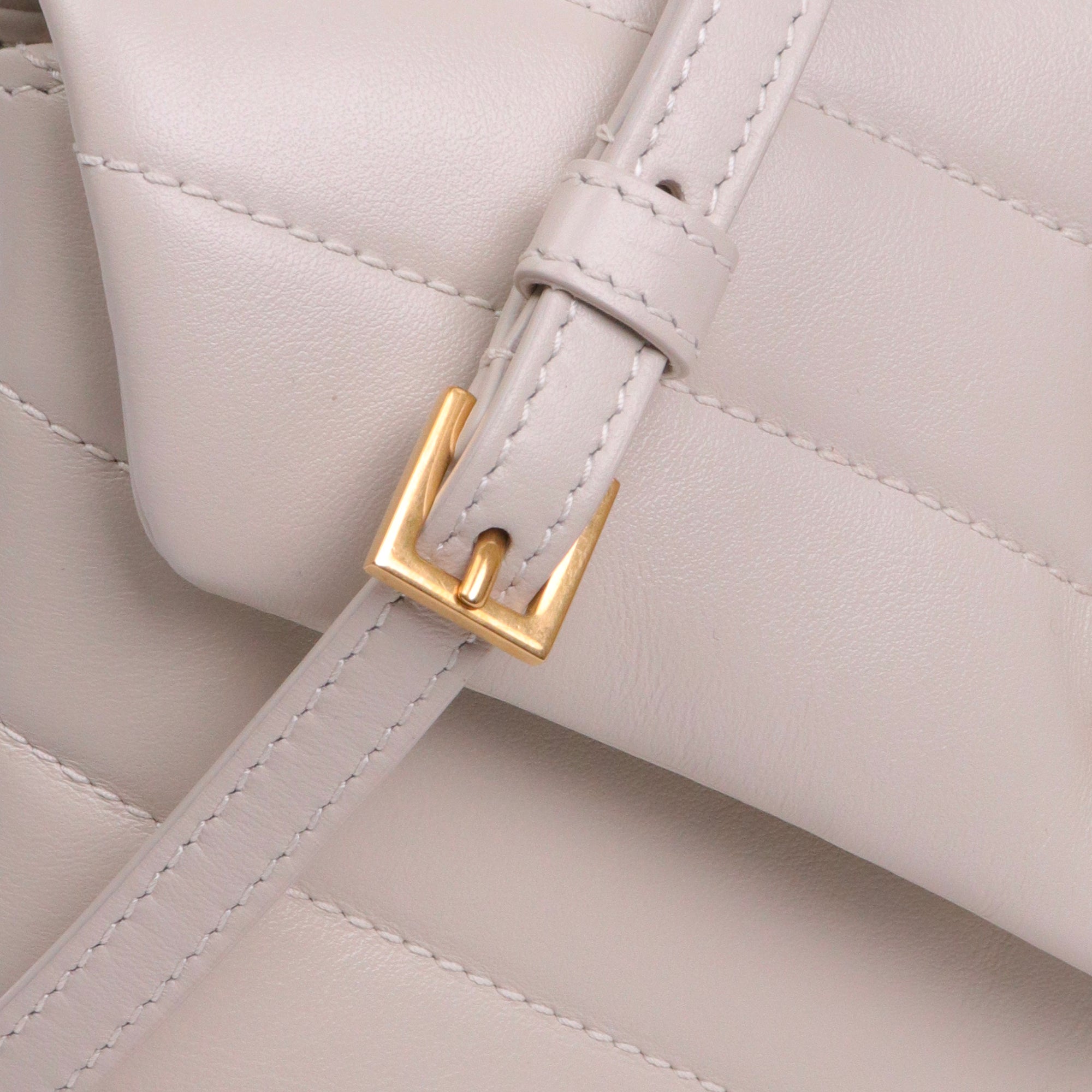 SAINT LAURENT - Saint Laurent Loulou small shoulder bag in black quilted leather