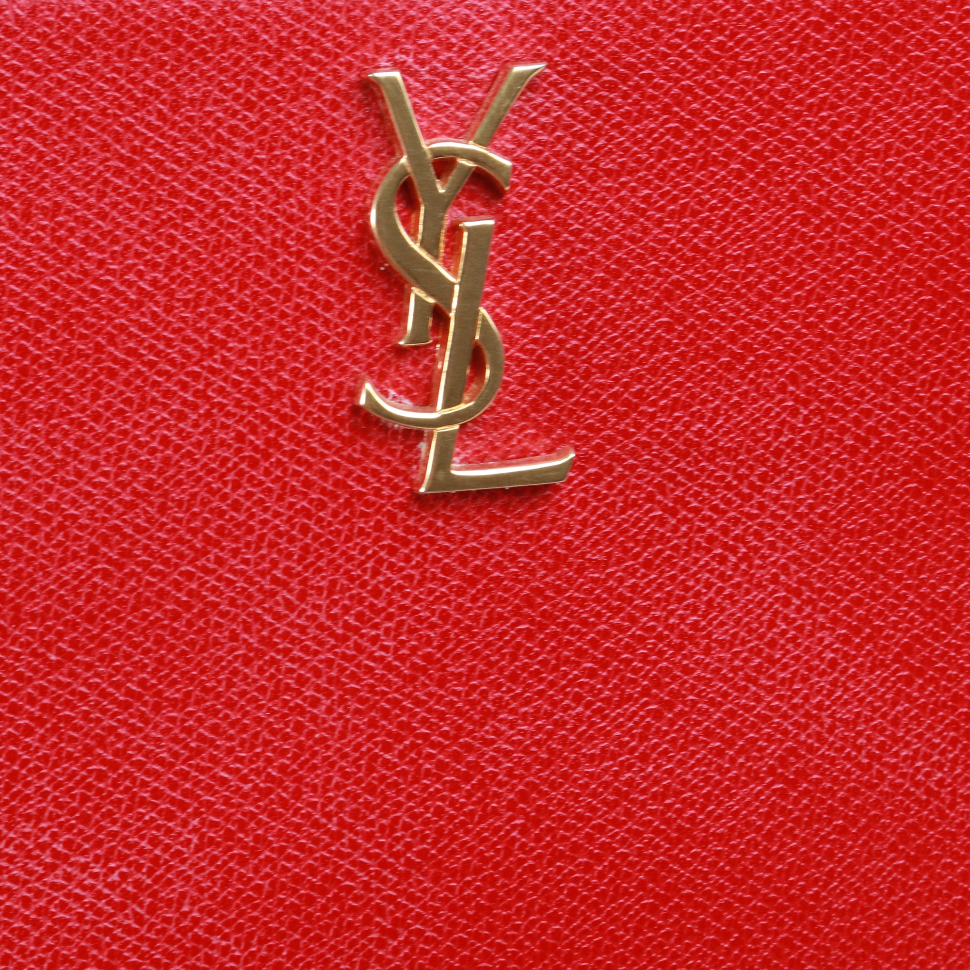 SAINT LAURENT - Sac cabas plat Yves Saint Laurent vintage en cuir grainé rouge