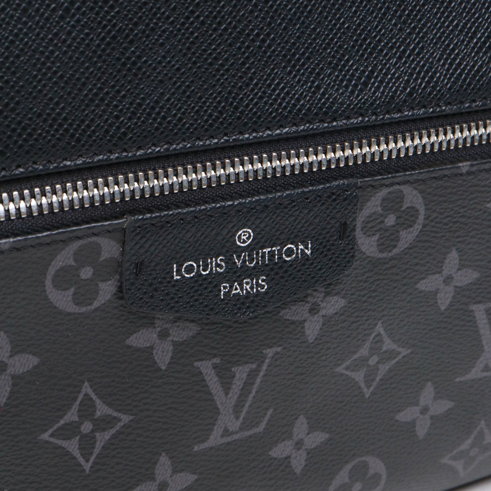 LOUIS VUITTON - Sac à dos Discovery MM Louis Vuitton en cuir noir et toile monogramme eclipse