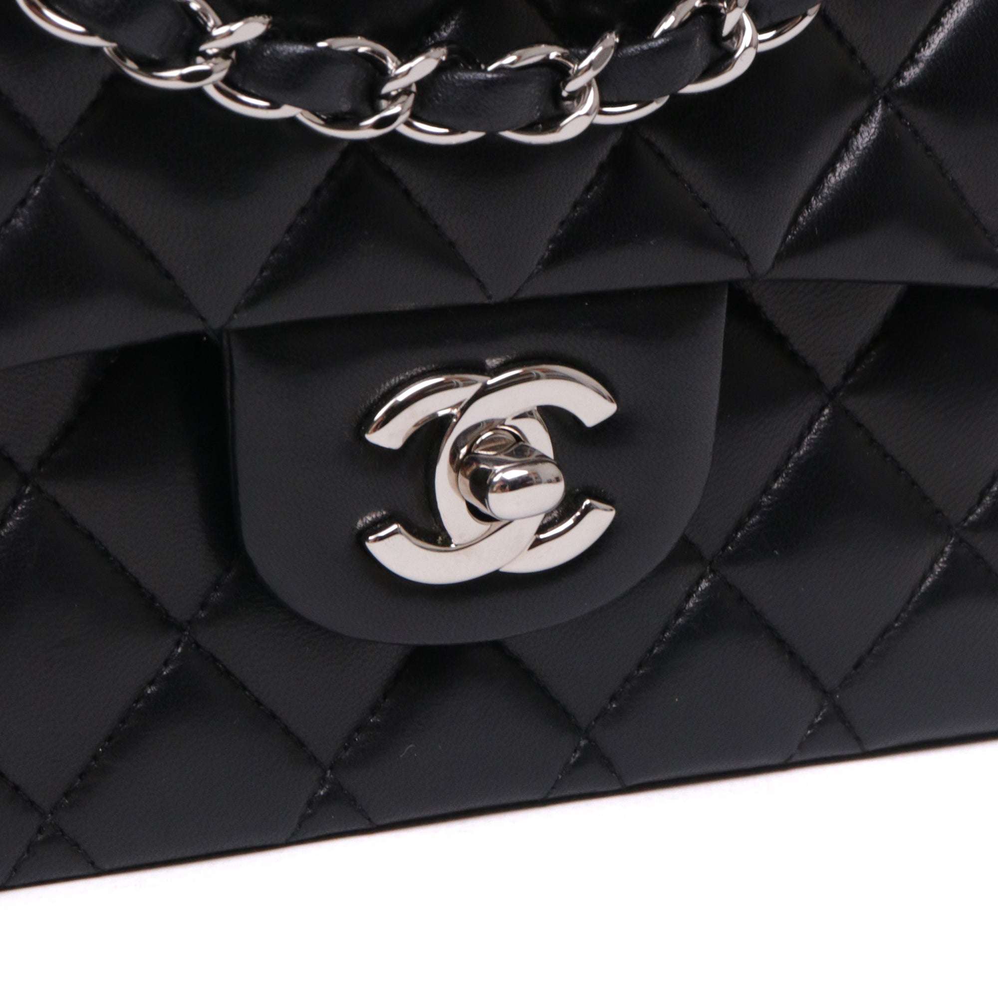 CHANEL - Sac à main Classique/Timeless Chanel 11.12 double flap Chanel en cuir lisse noir