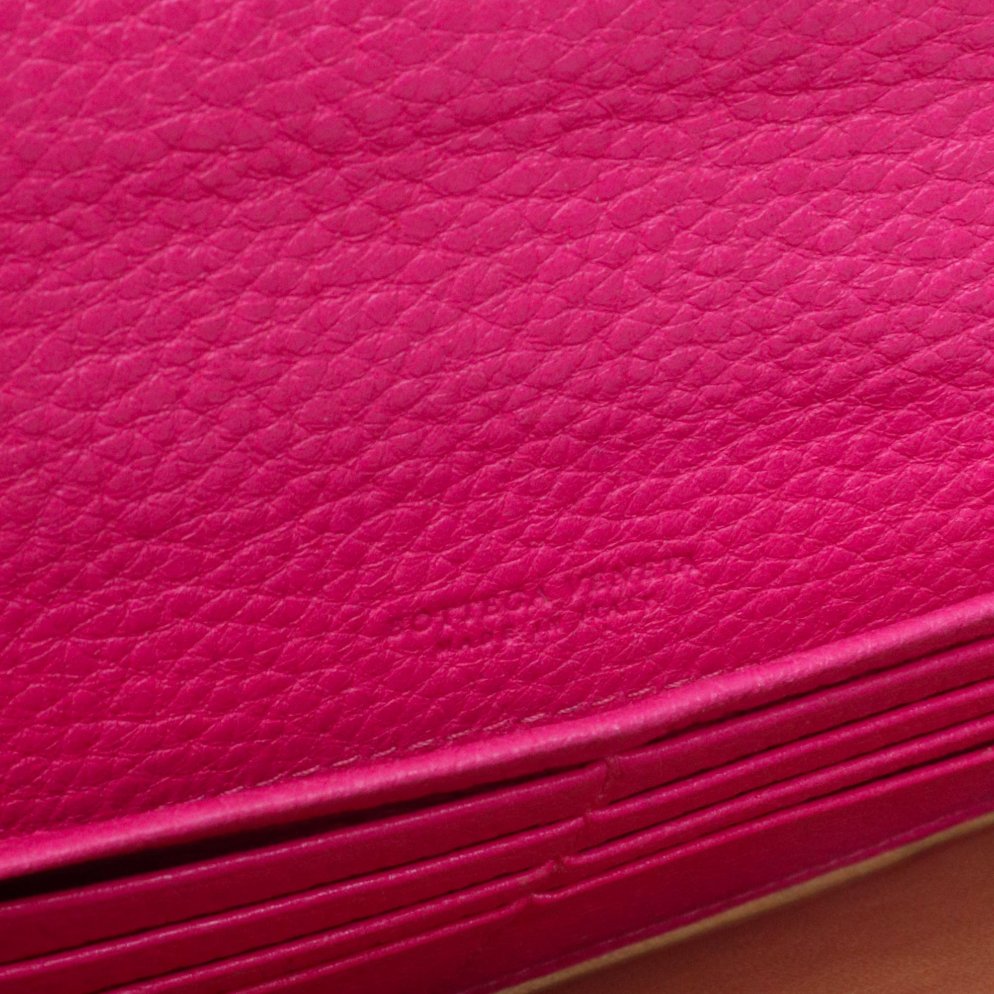 BOTTEGA VENETA - Portefeuille à rabat intrecciato Bottega Veneta en cuir rose