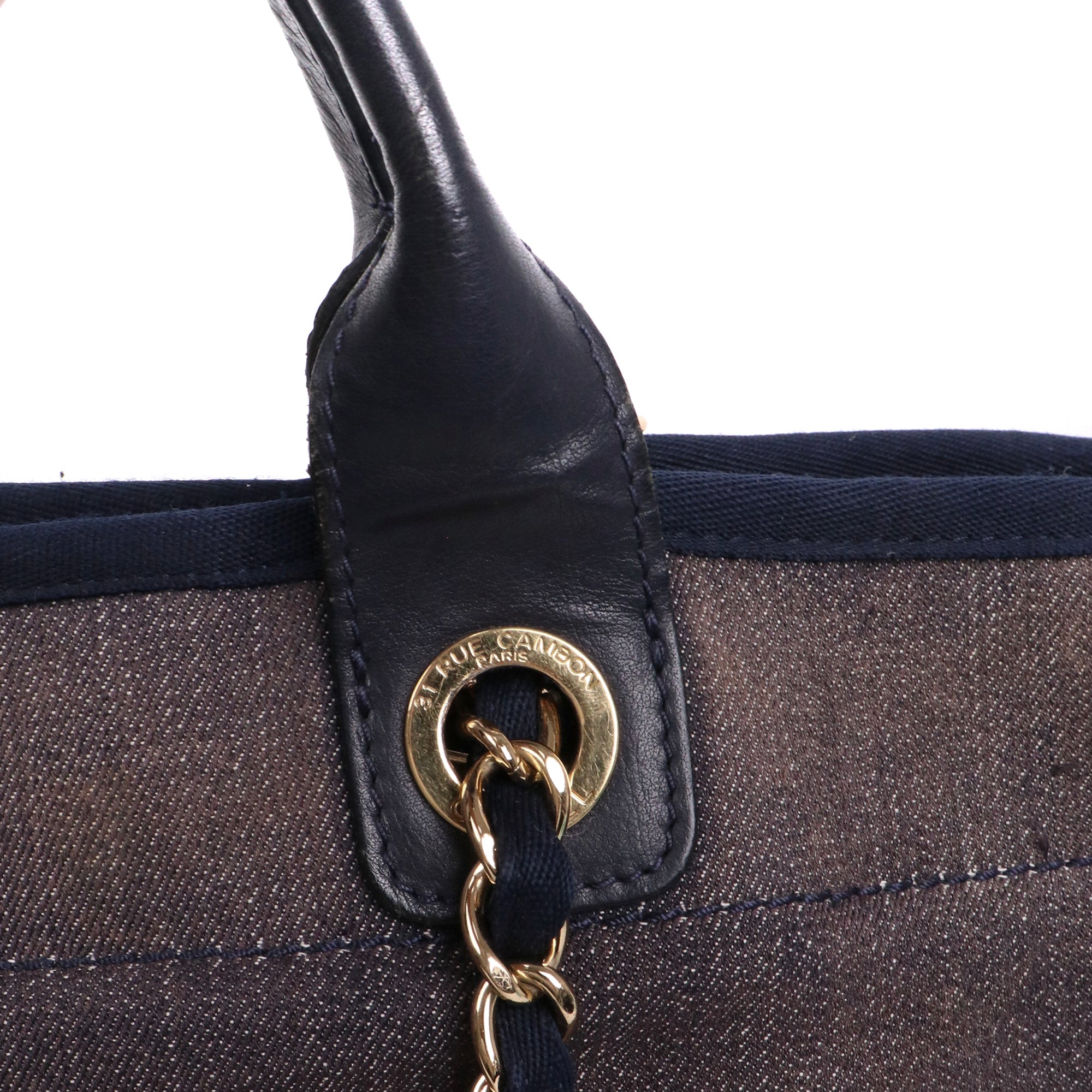 CHANEL - Sac cabas Deauville Chanel en toile bleu marine