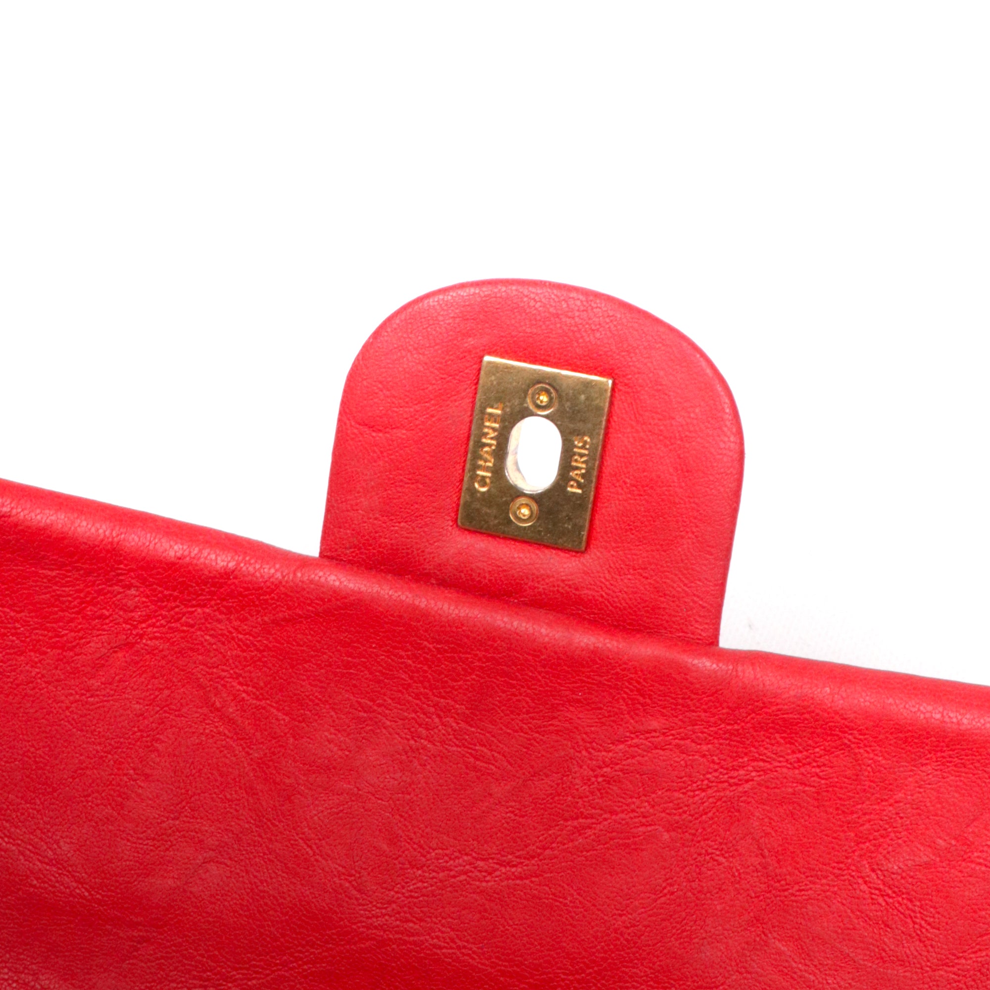 CHANEL - Sac à main Classique/Timeless Médaillon Chanel en cuir chevron rouge