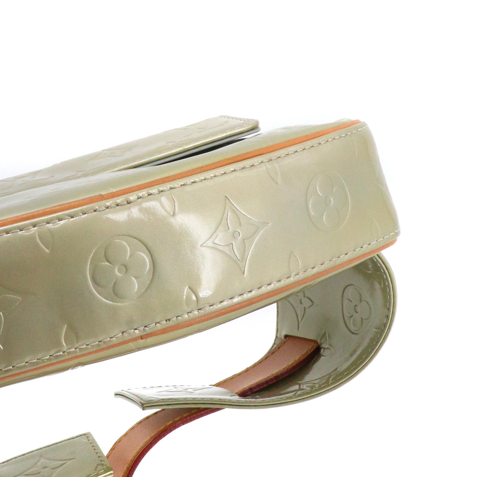 LOUIS VUITTON - Sac Ceinture Louis Vuitton en cuir verni embossé monogrammé vert